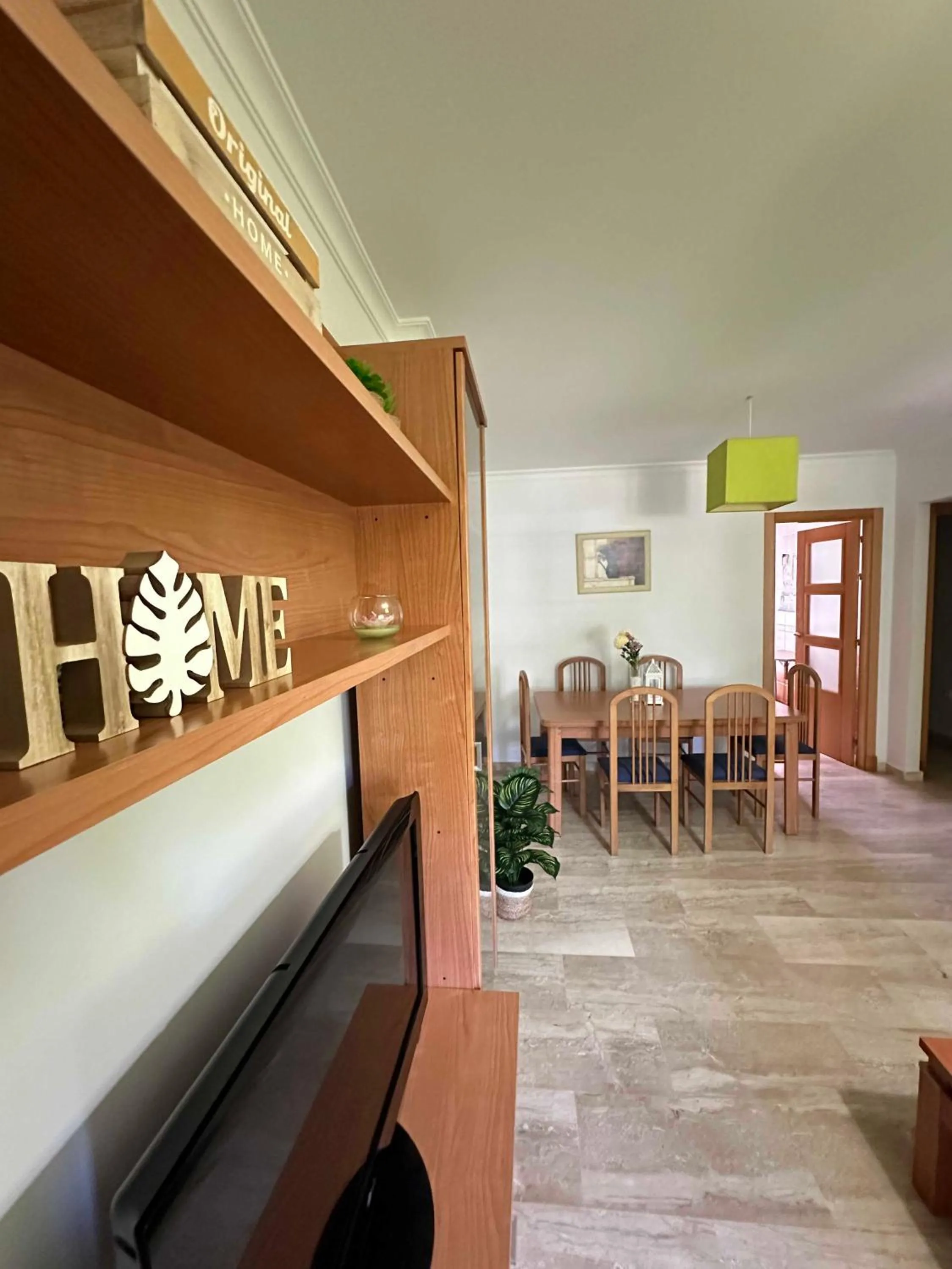 Communal lounge/ TV room in Taymar