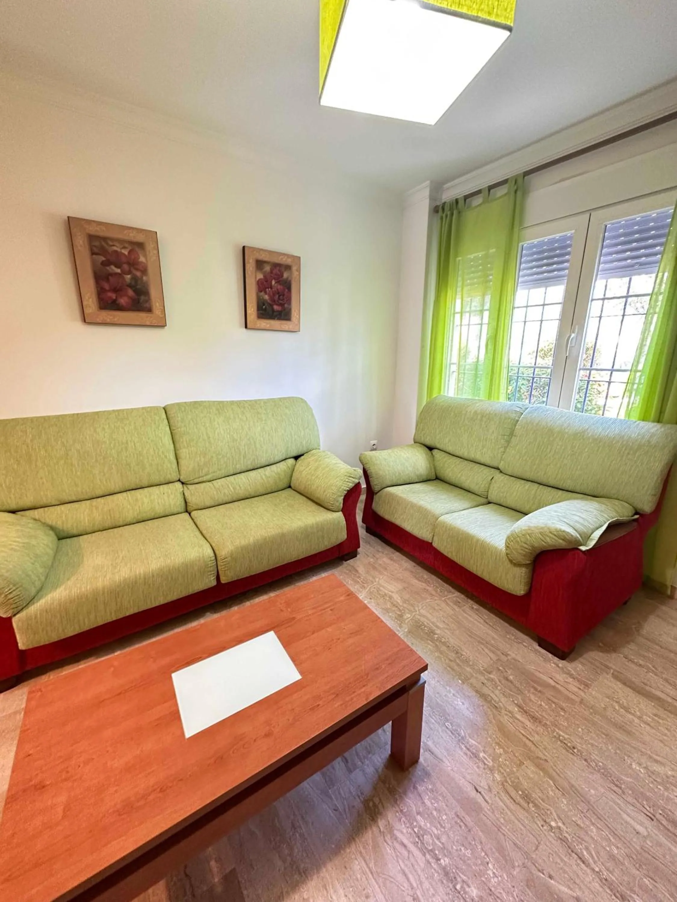 Communal lounge/ TV room in Taymar