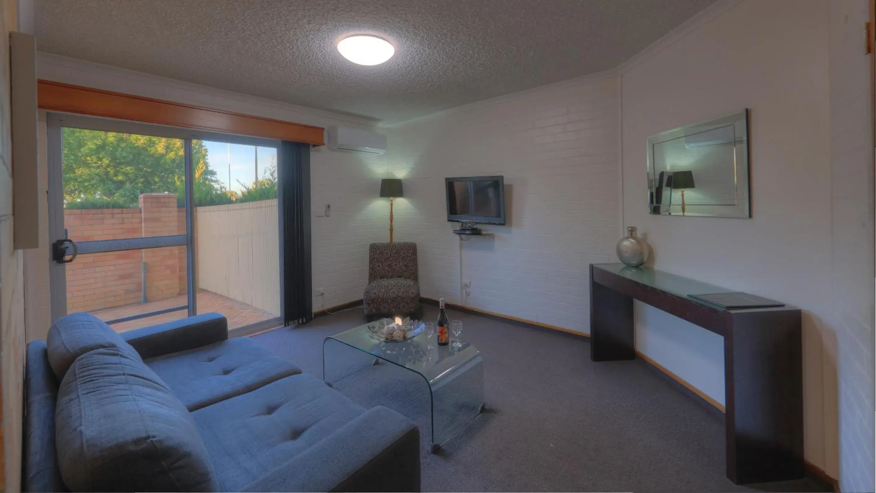 One-Bedroom Apartment in Cousins Motor Inn One-Bedroom Apartment in Cousins Motor Inn