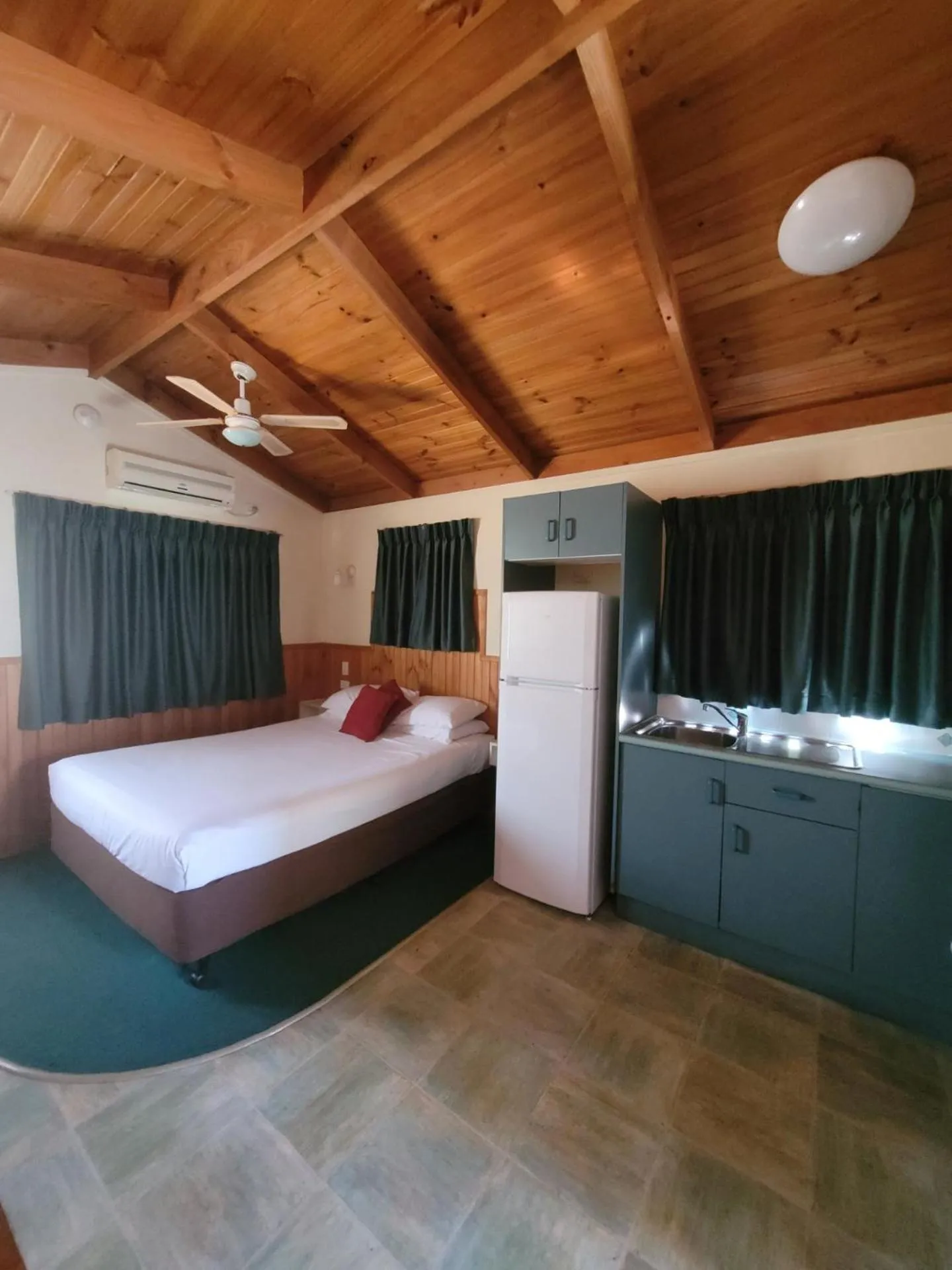 Bed in Lani's Holiday Island