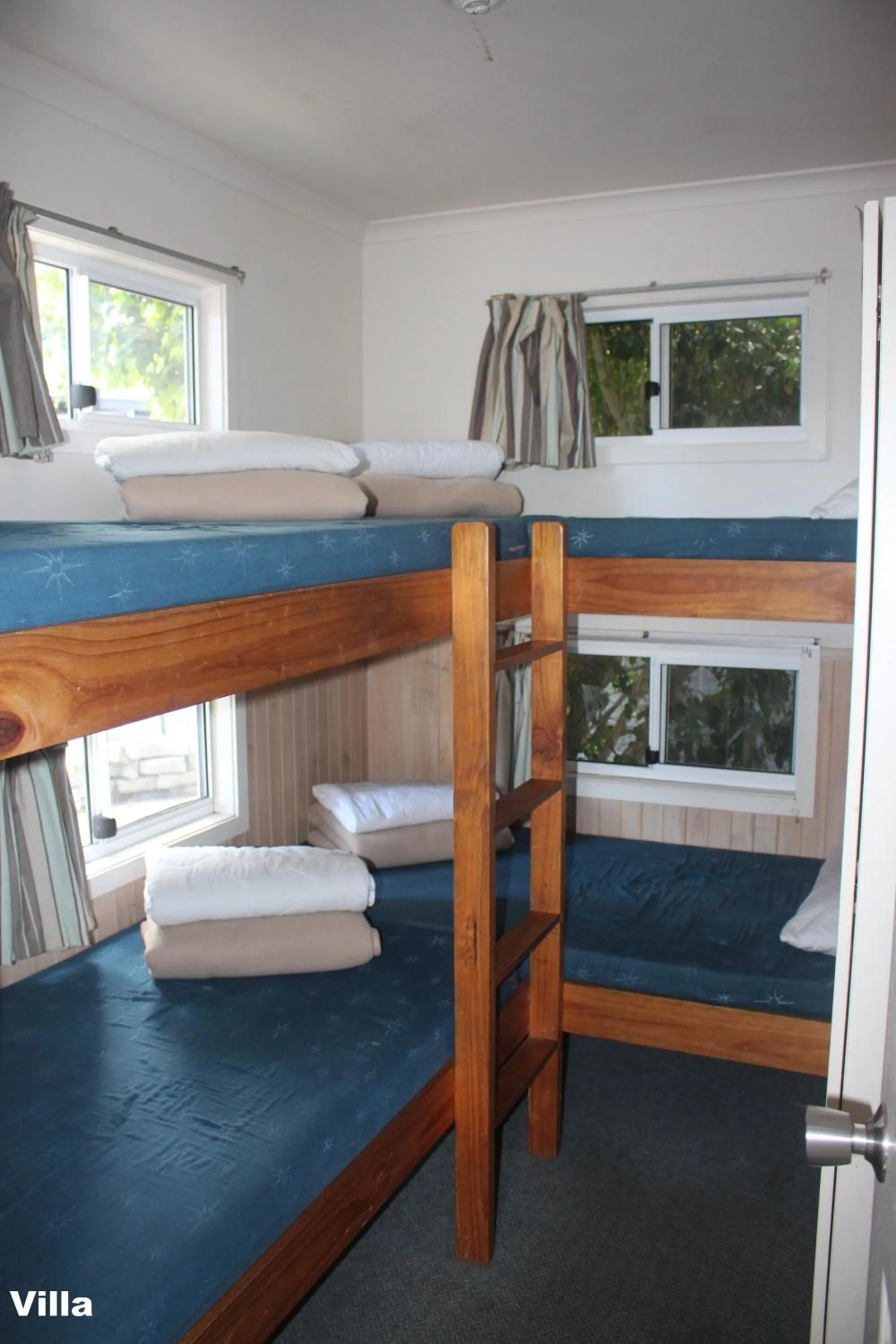 Day, Bed in Lani's Holiday Island