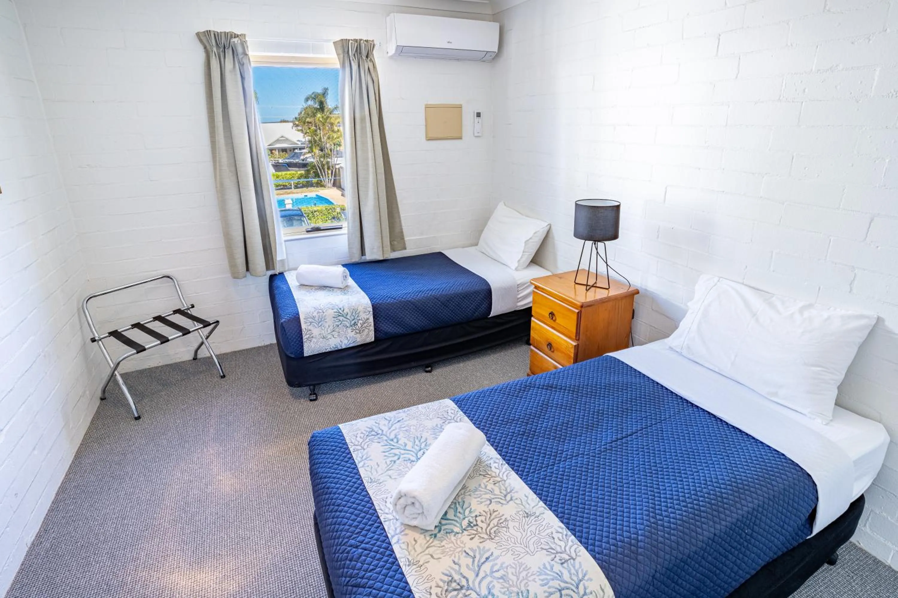 Bathroom, Bed in Kalbarri Murchison View Apartments