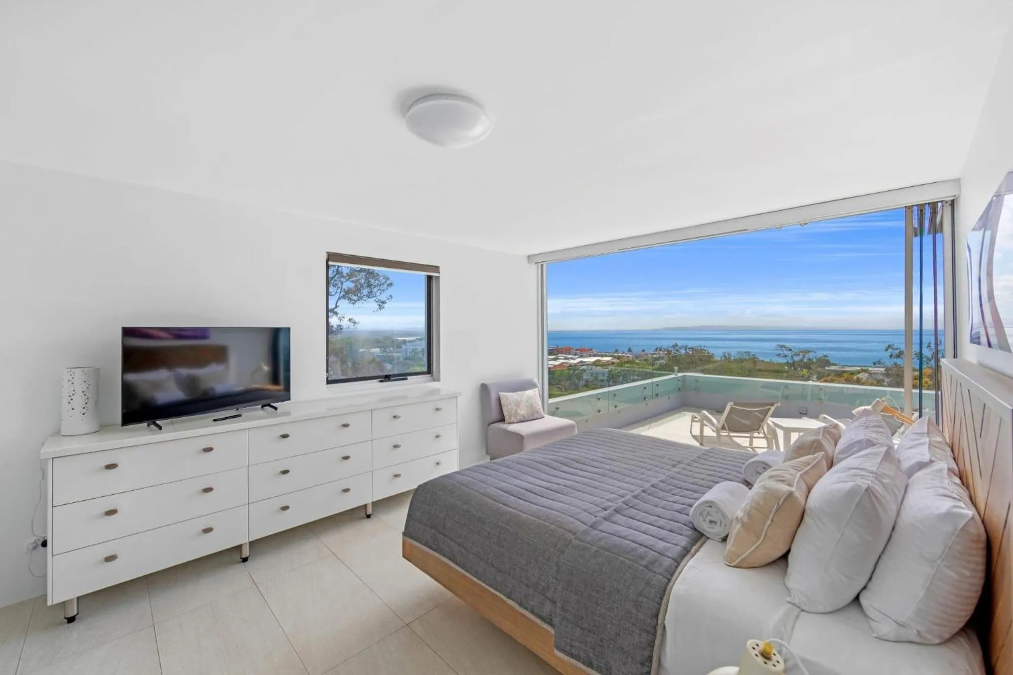 Bed in Picture Point Terraces