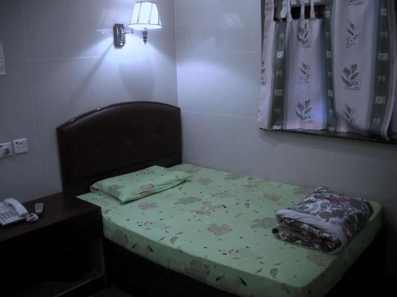 Bed in Kowloon YOUTH Village Tsim Sha Tsui 九龙青年公寓