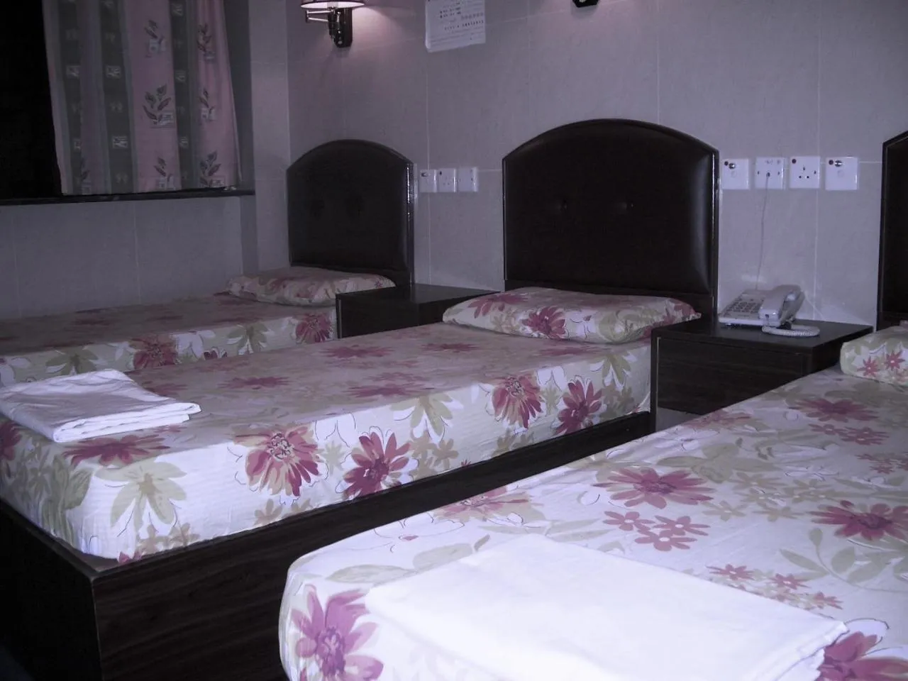 Bed in Kowloon YOUTH Village Tsim Sha Tsui 九龙青年公寓