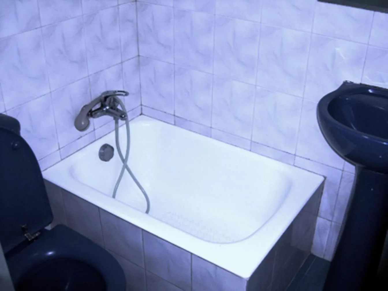 Bathroom in Kowloon YOUTH Village Tsim Sha Tsui 九龙青年公寓