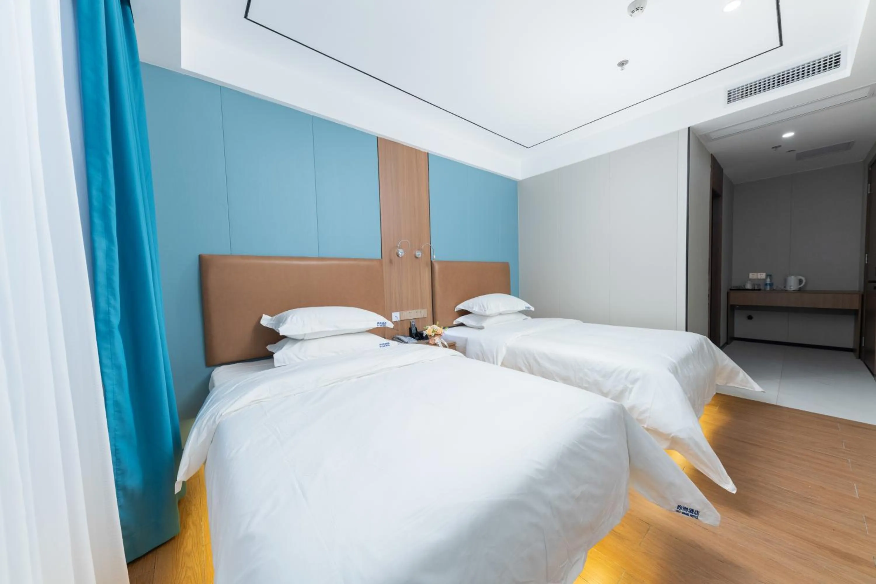 Bed in Guangzhou Haiyue Hotel