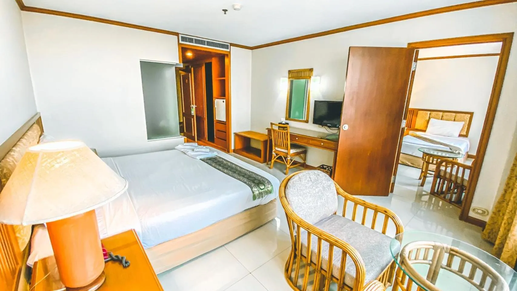 Photo of the whole room, Bed in K Park Grand Hotel