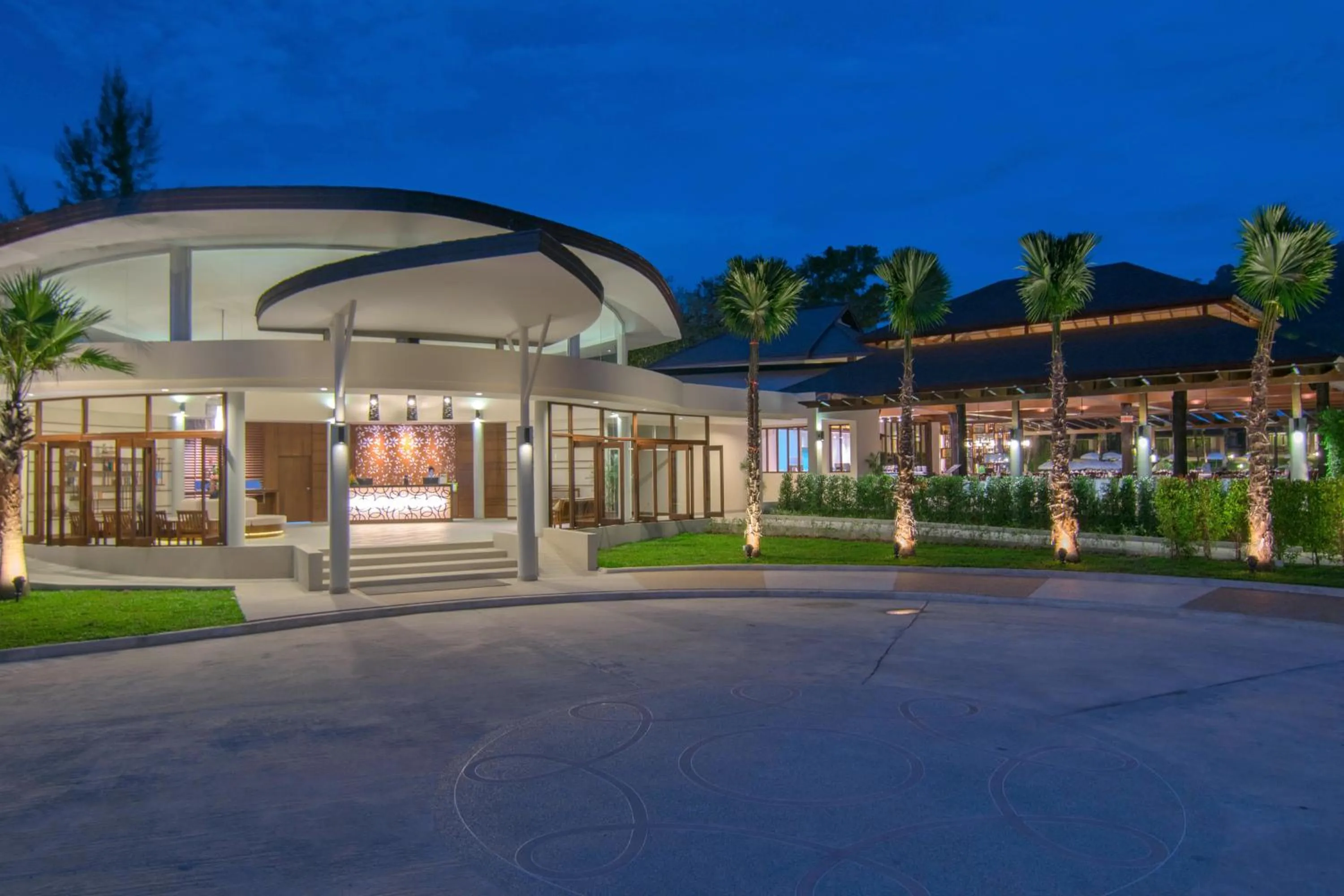 Lobby or reception in The Leaf Oceanside by Katathani - SHA Extra Plus