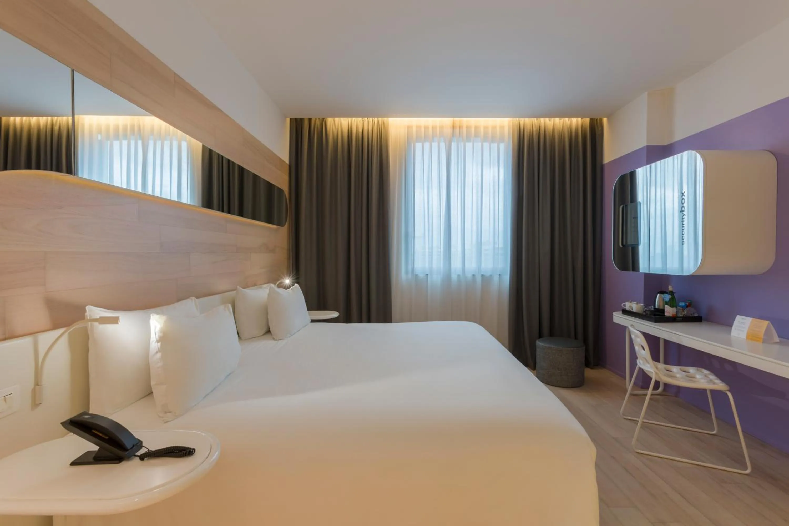 Bed in voco Milan-Fiere by IHG