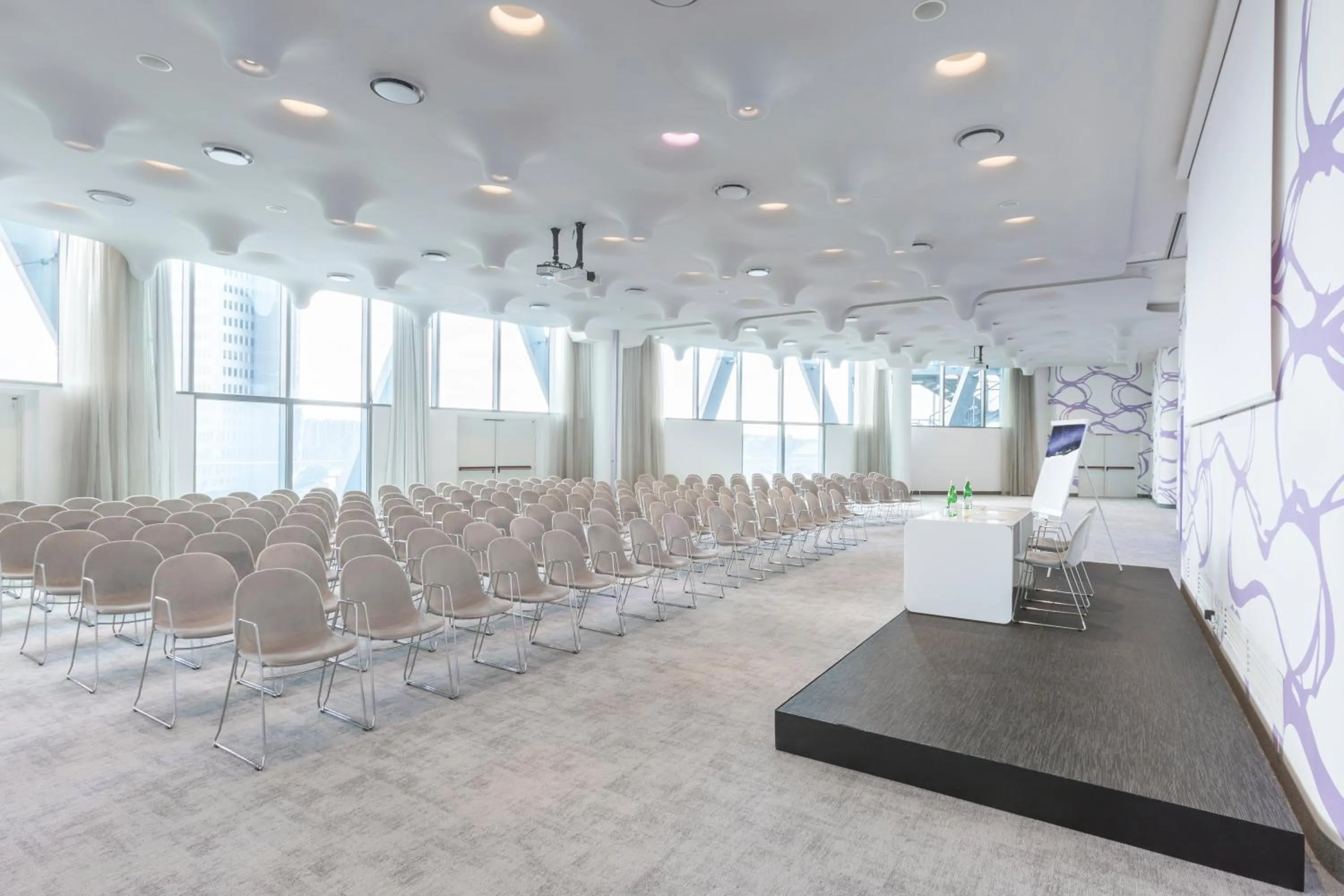 Meeting/conference room in voco Milan-Fiere by IHG