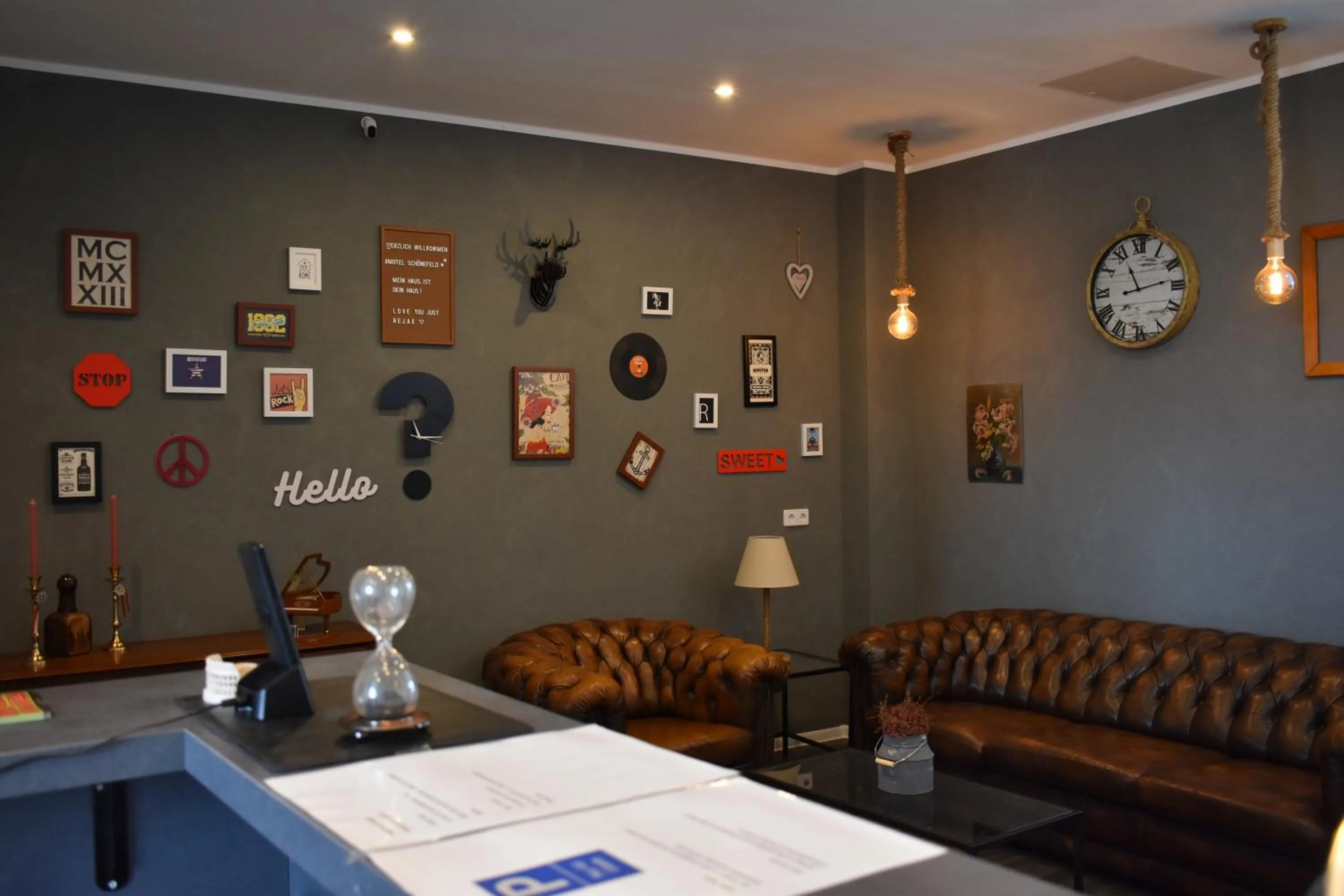 Lobby or reception in Motel Schönefeld