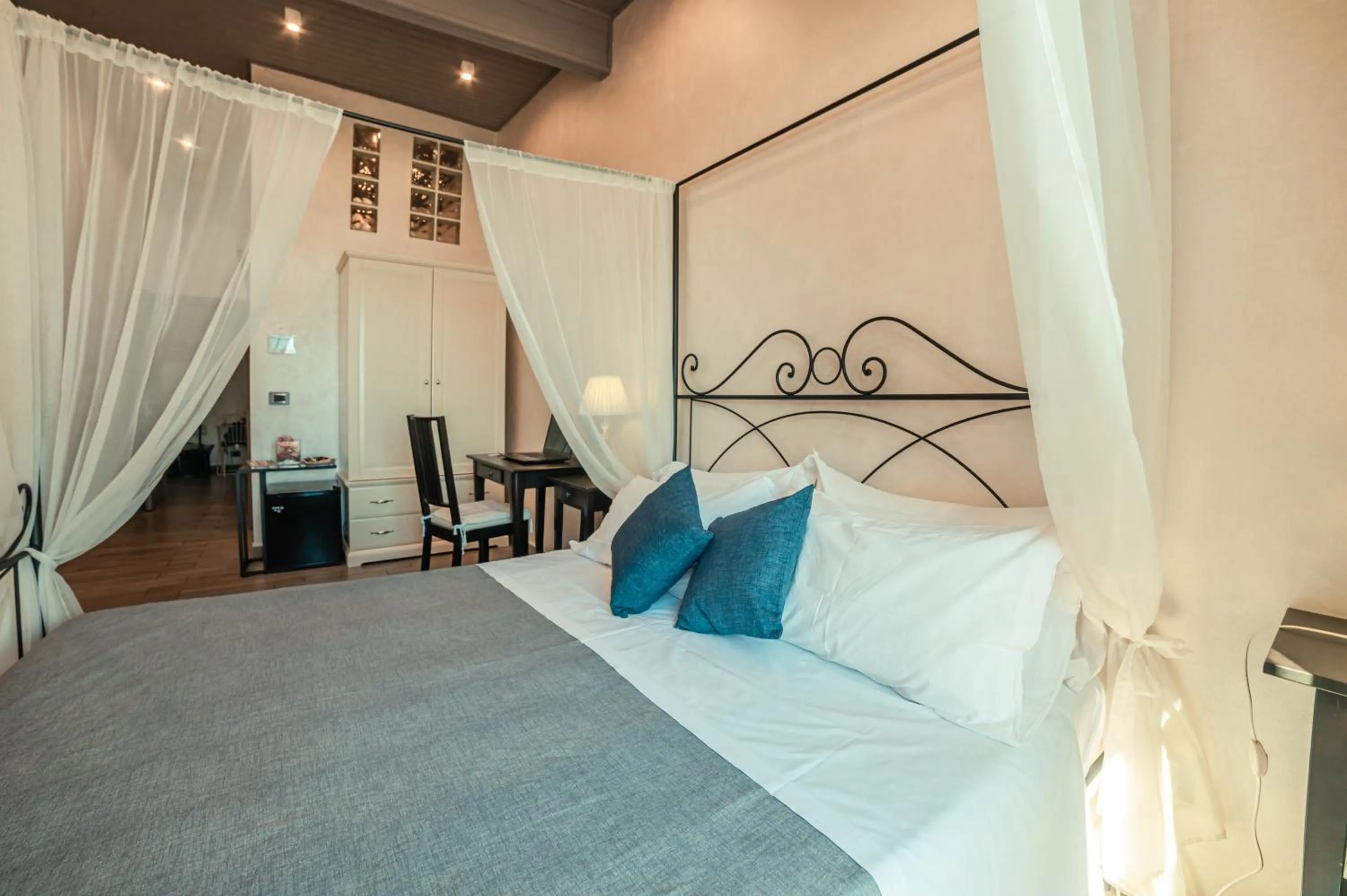 Day, Bed in B&B Marranzano