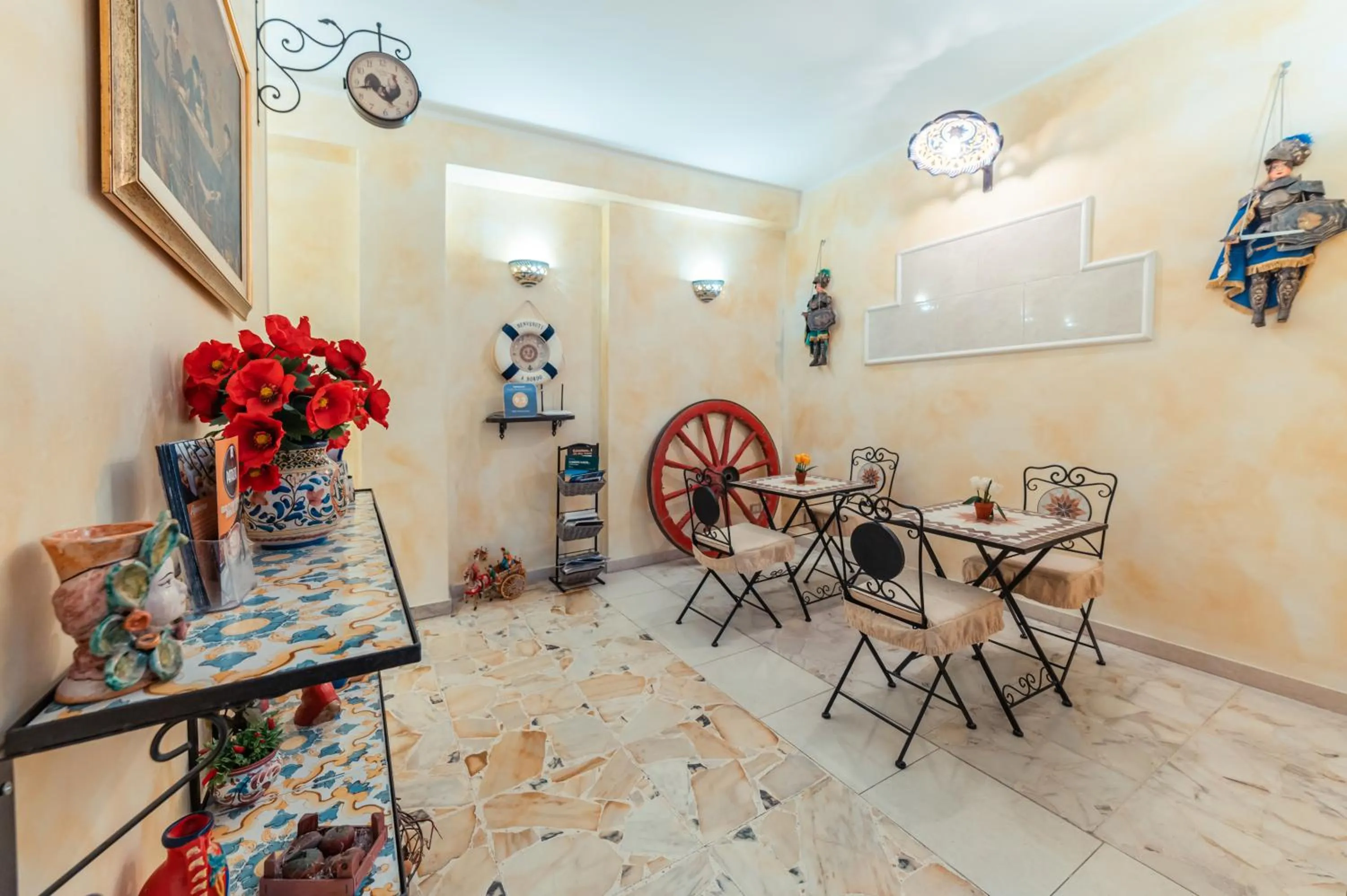 Communal lounge/ TV room in B&B Marranzano