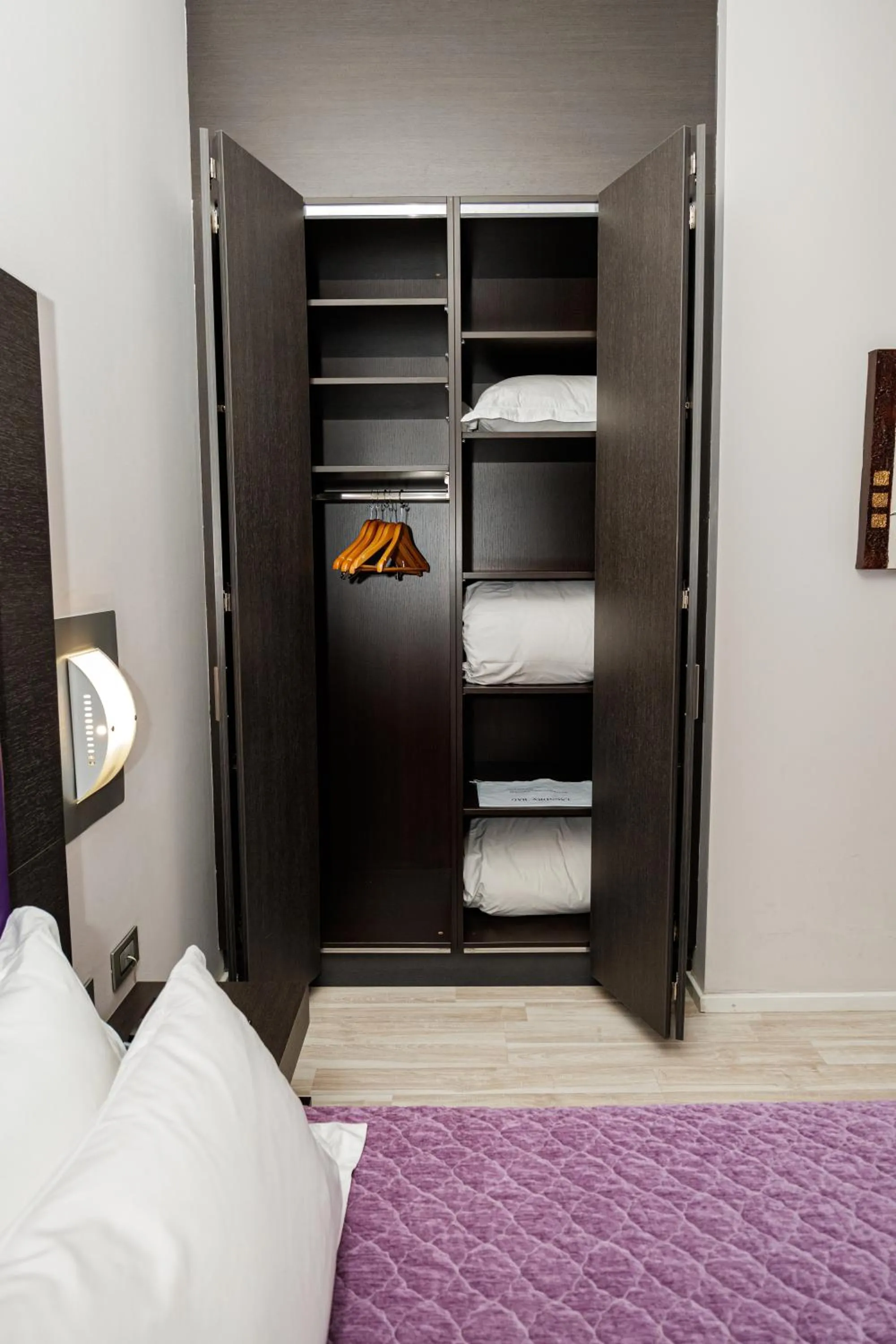 Bed in Sky Hotel Tirana