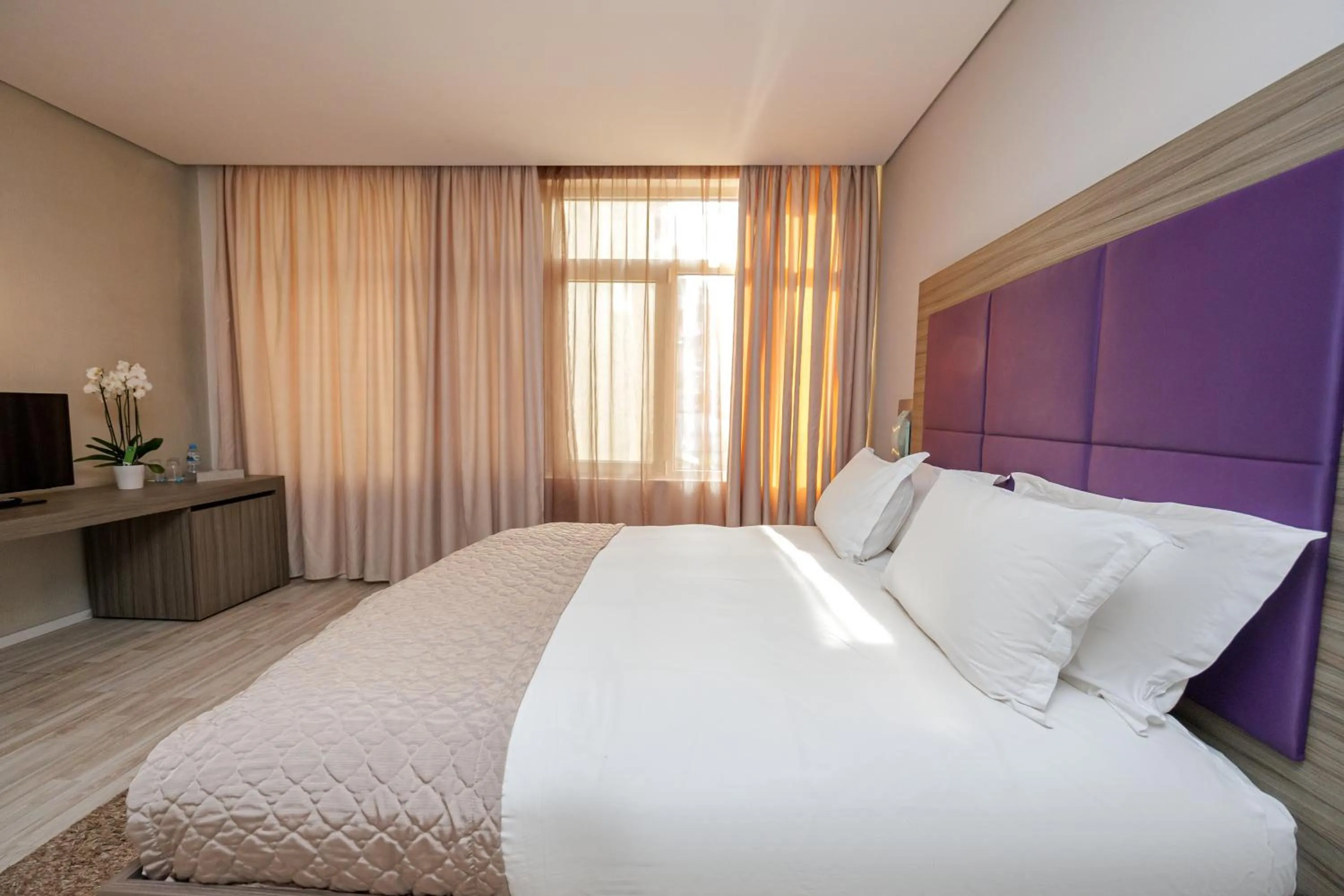 Bed in Sky Hotel Tirana