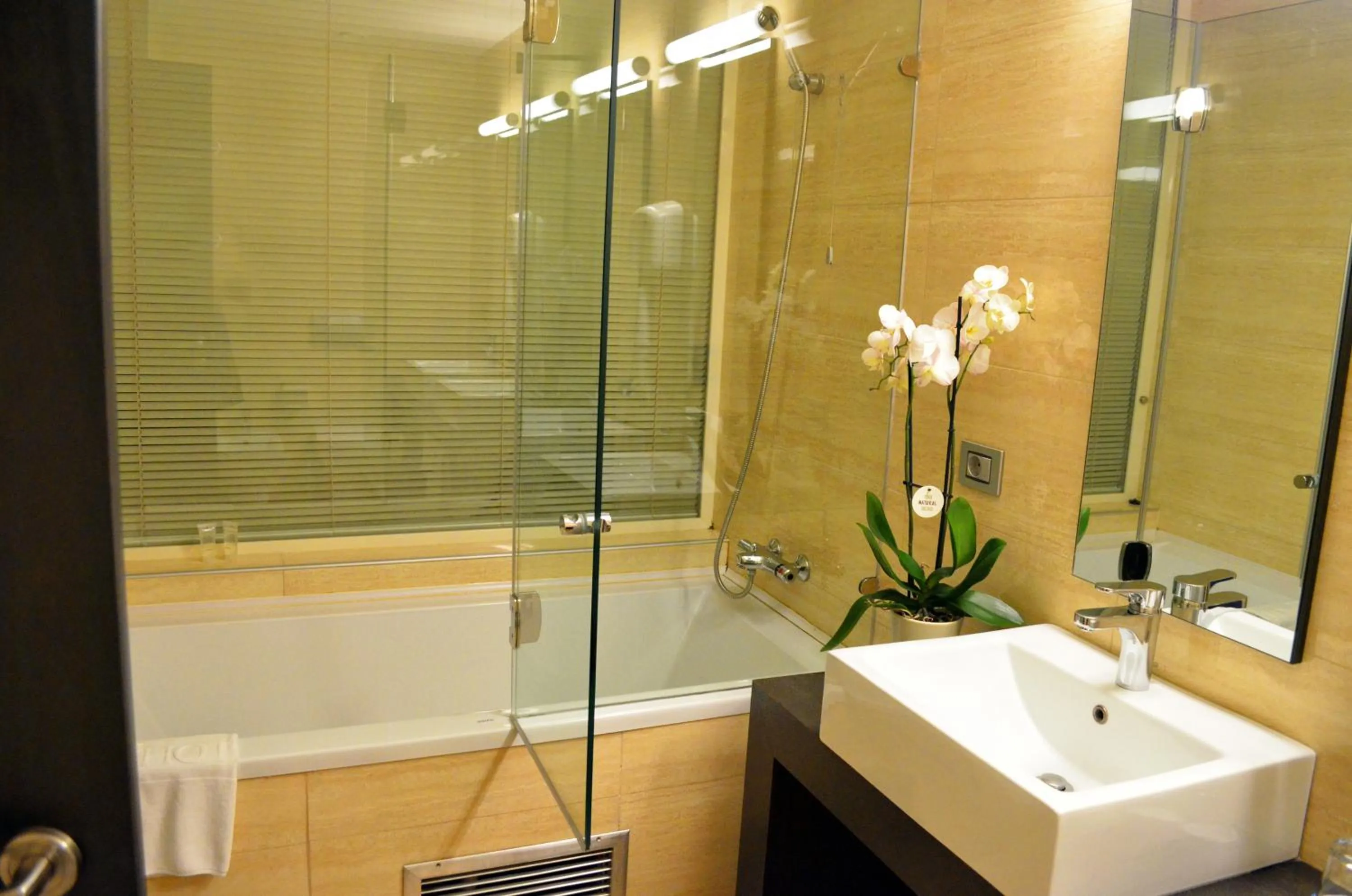 Shower in Sky Hotel Tirana