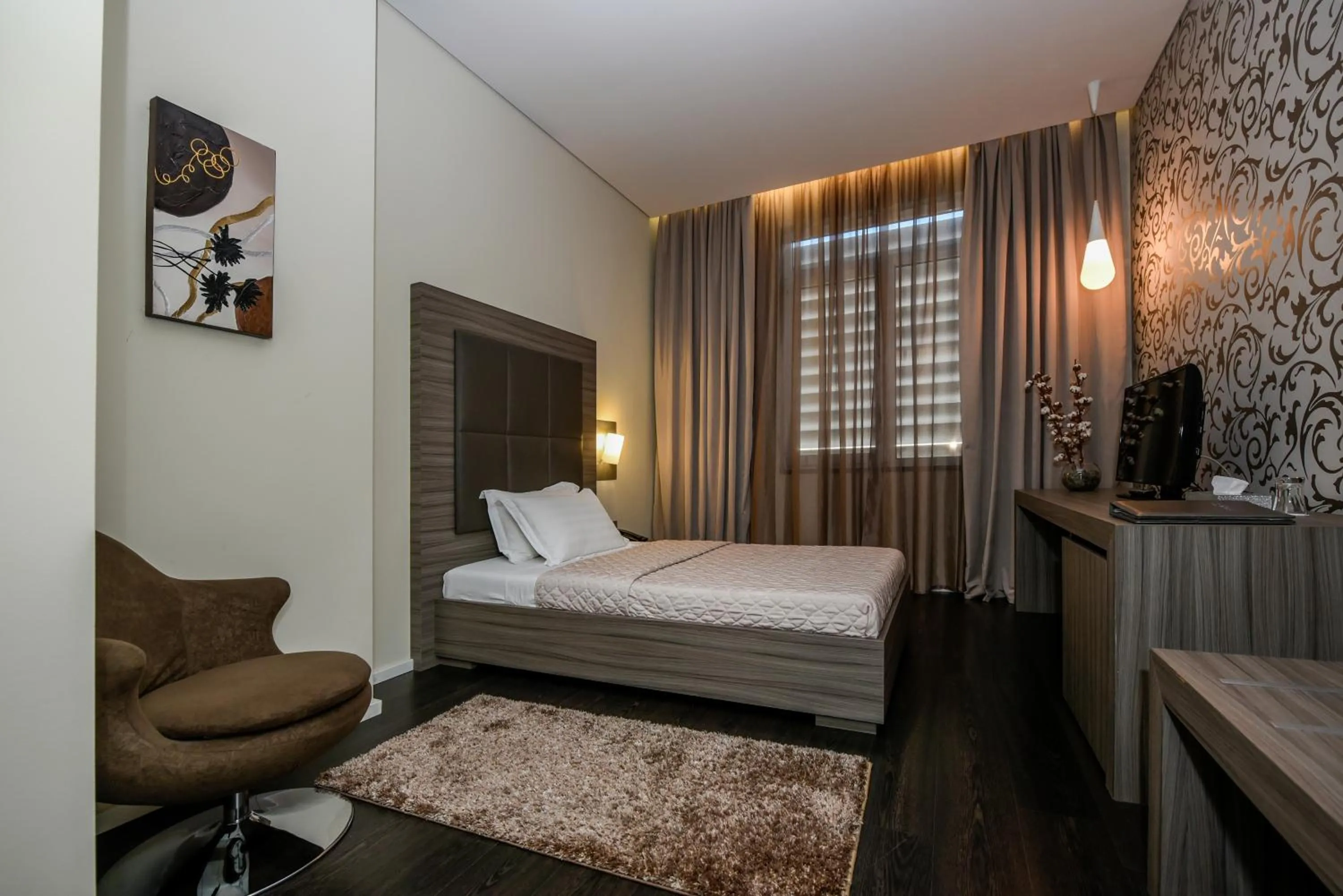 Bed in Sky Hotel Tirana