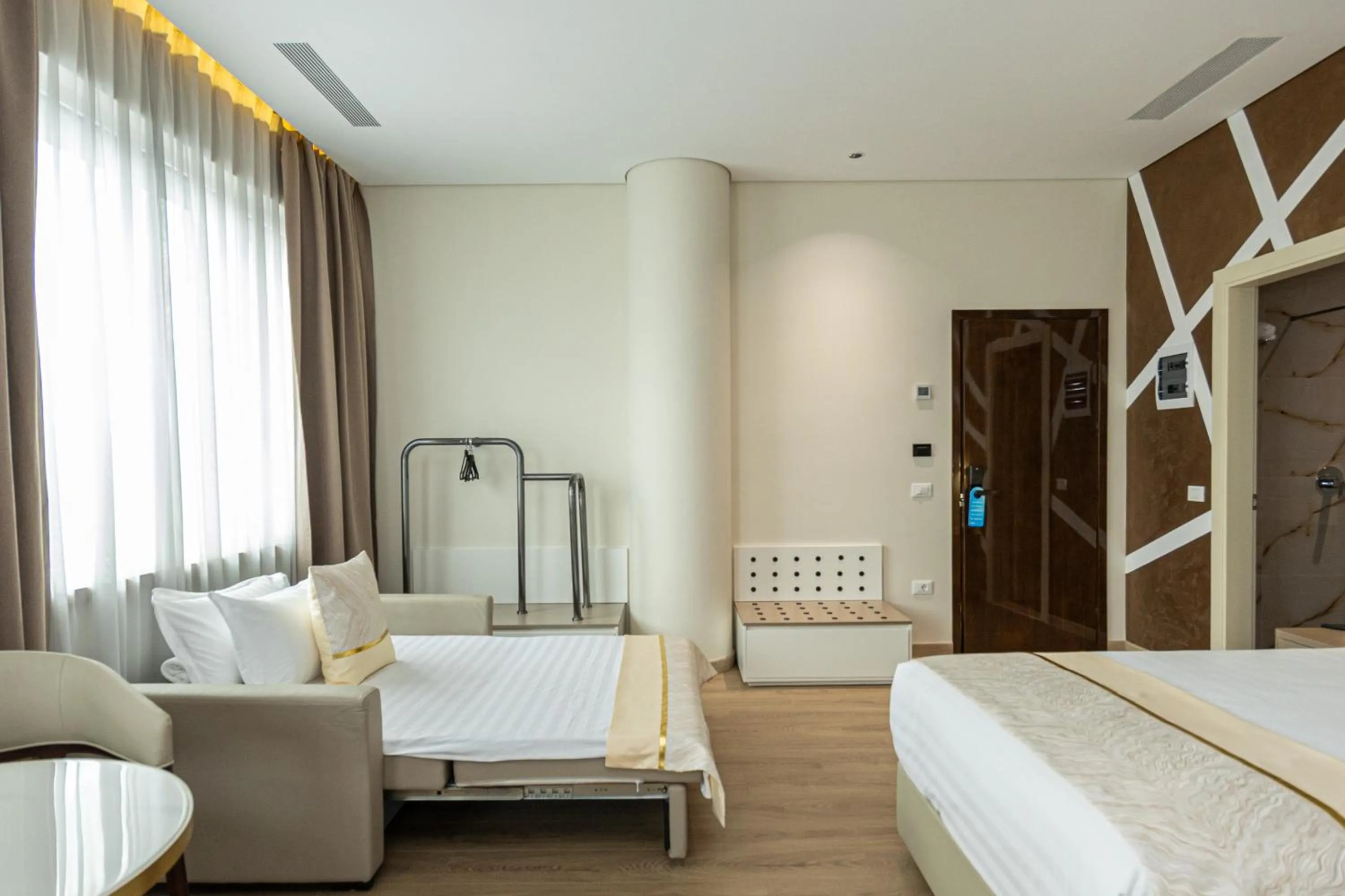 Bed in Sky Hotel Tirana