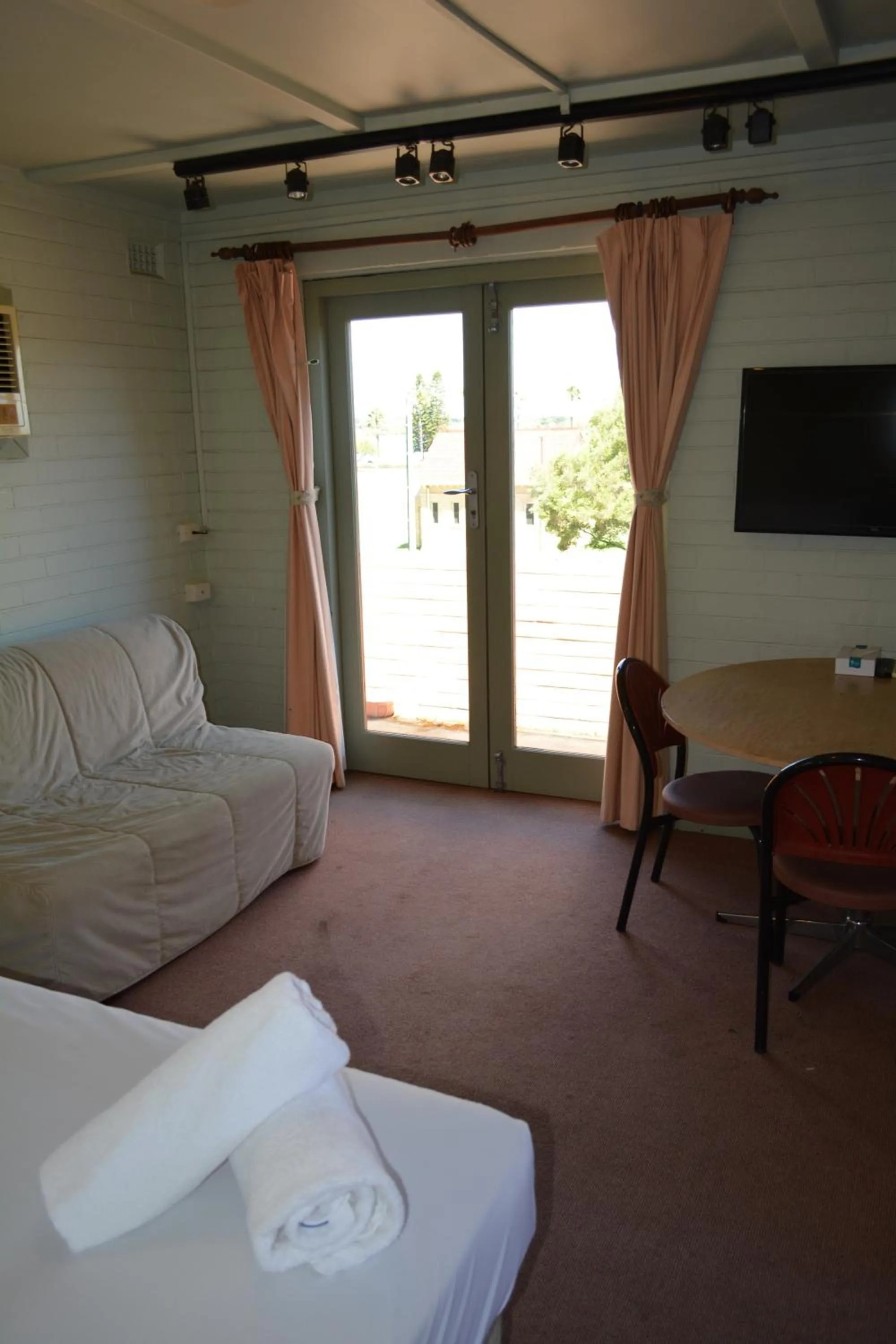 River view, Bed in City Waters