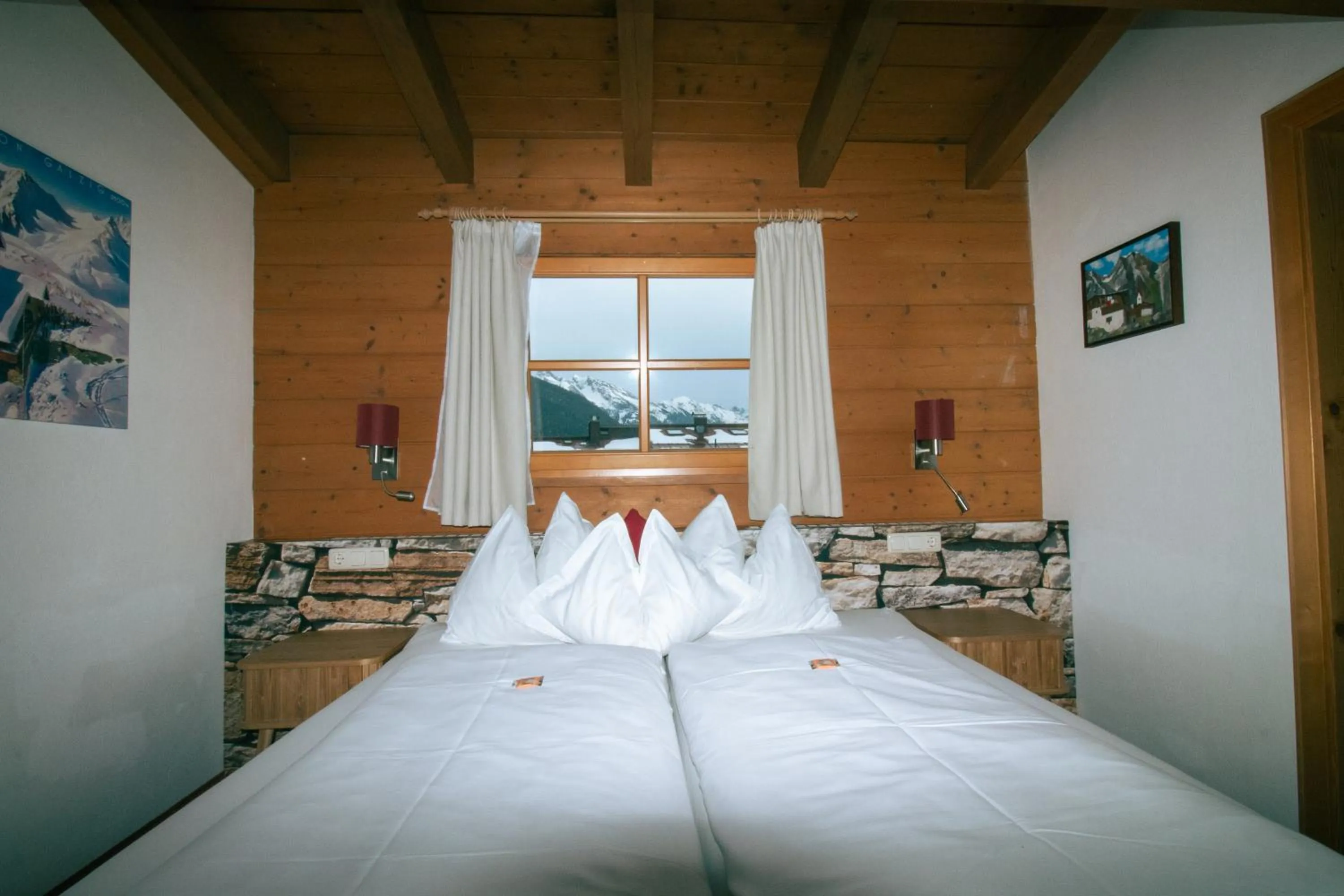 Bed in Aparthotel Alpin Life