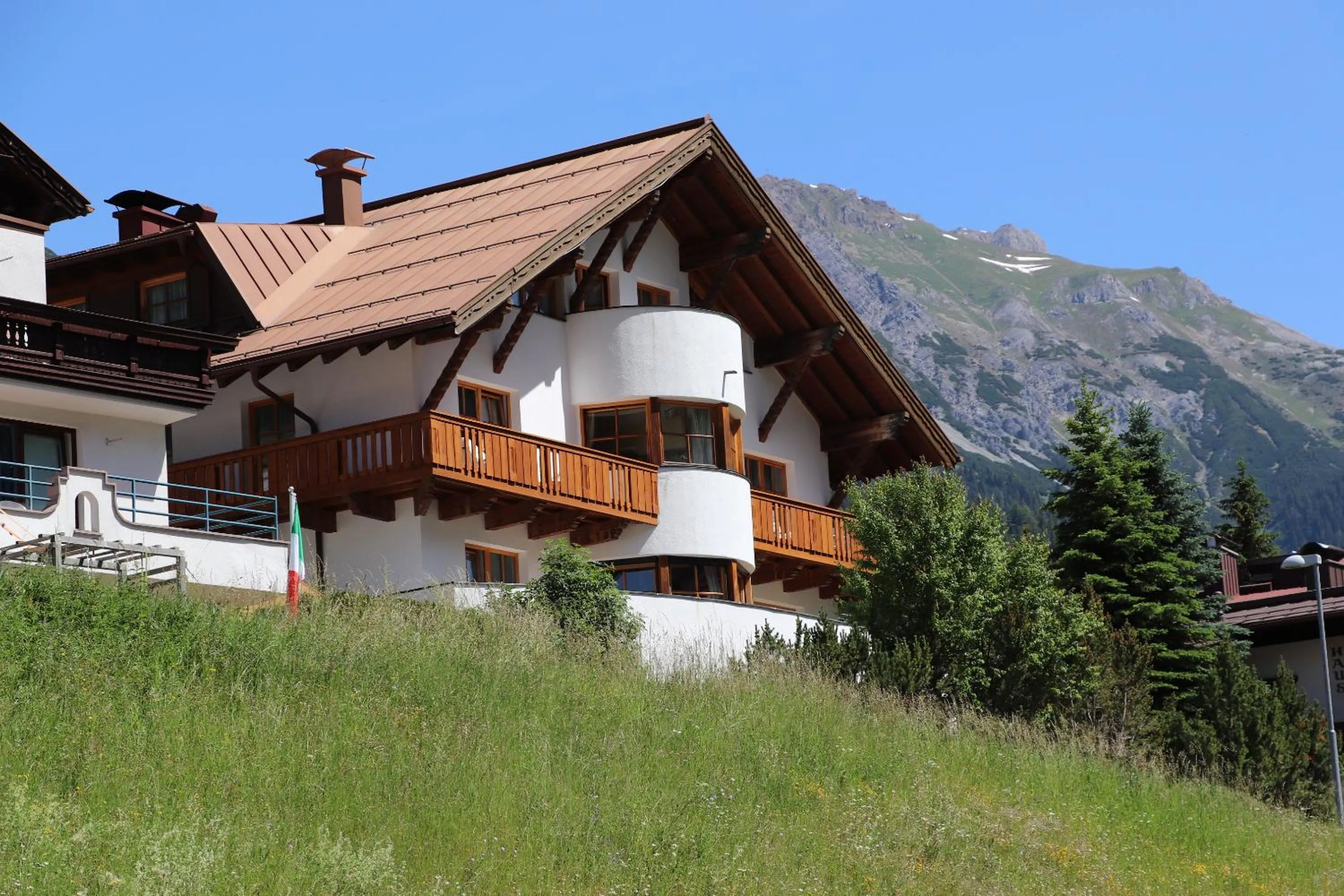 Property building in Aparthotel Alpin Life