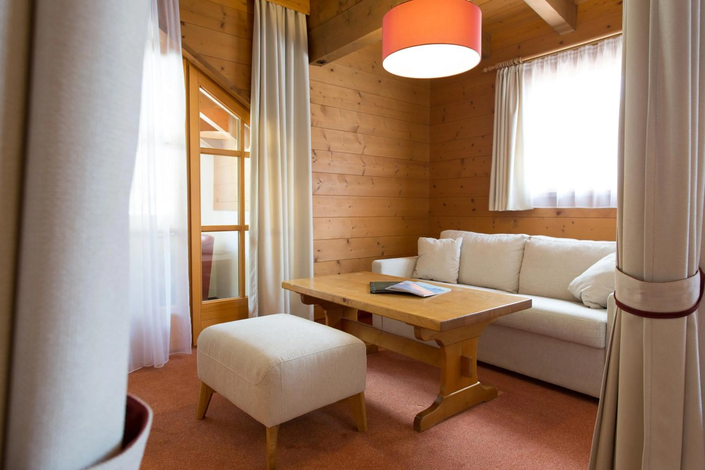 Seating area in Aparthotel Alpin Life