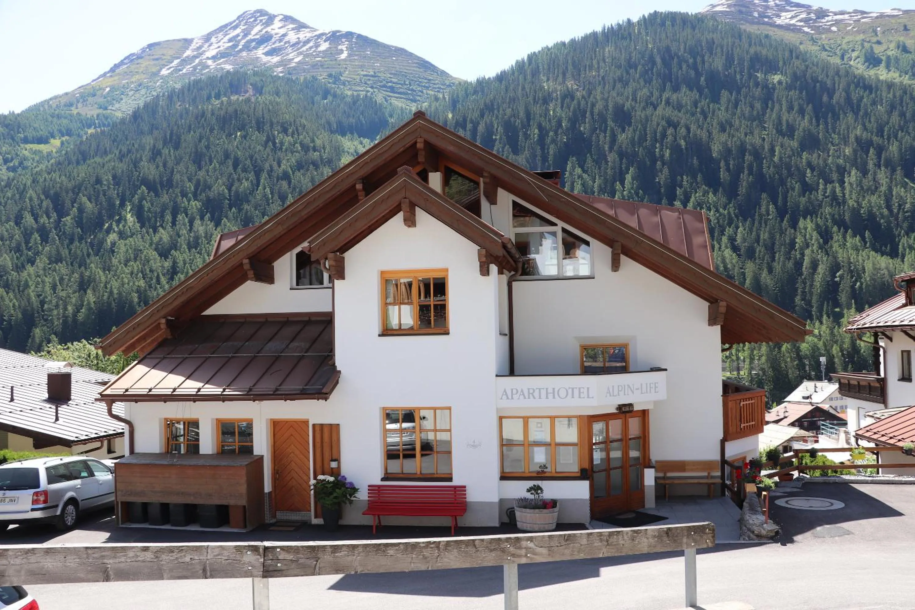 Property building in Aparthotel Alpin Life
