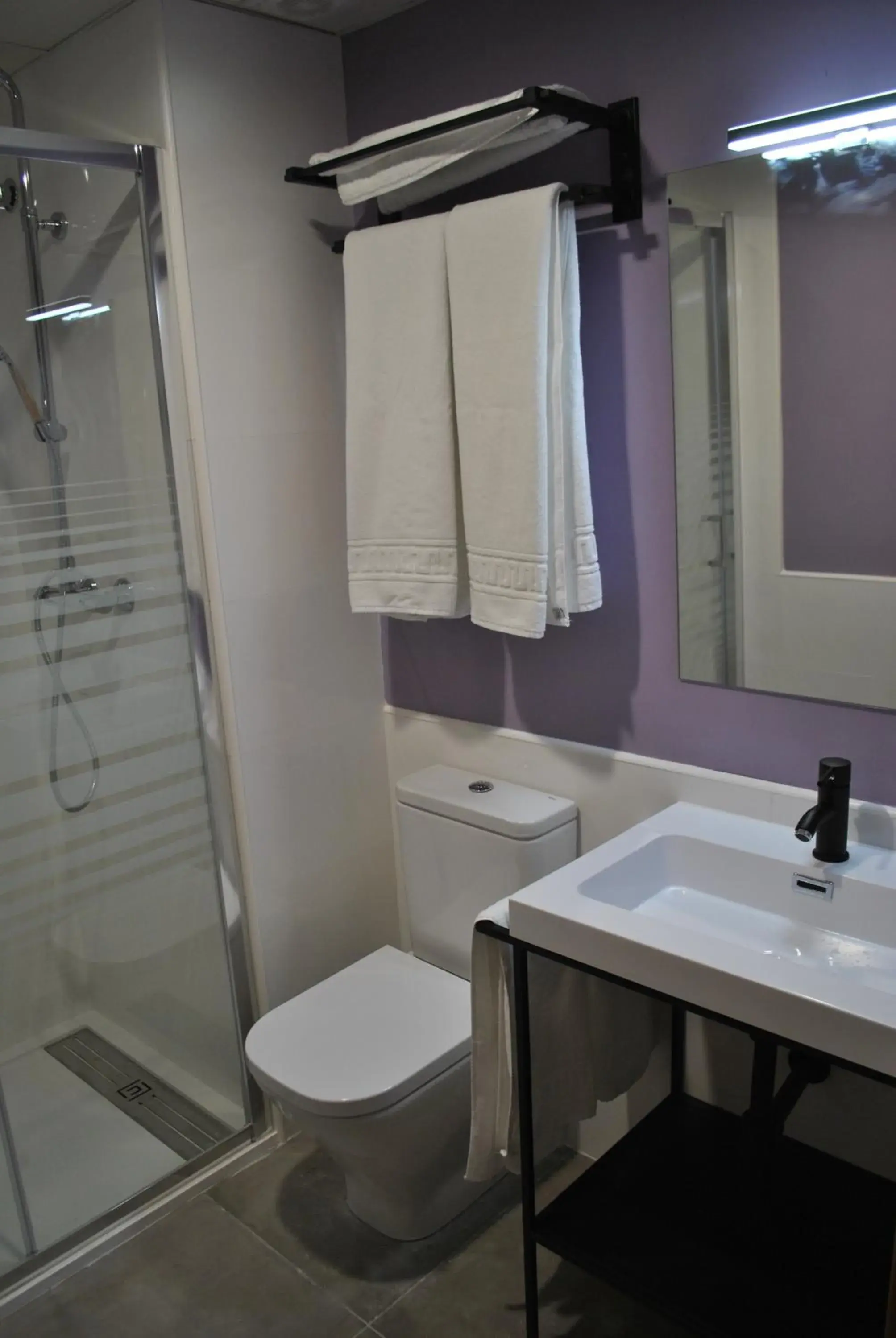 Double Room in Hostal Universitat Double Room in Hostal Universitat