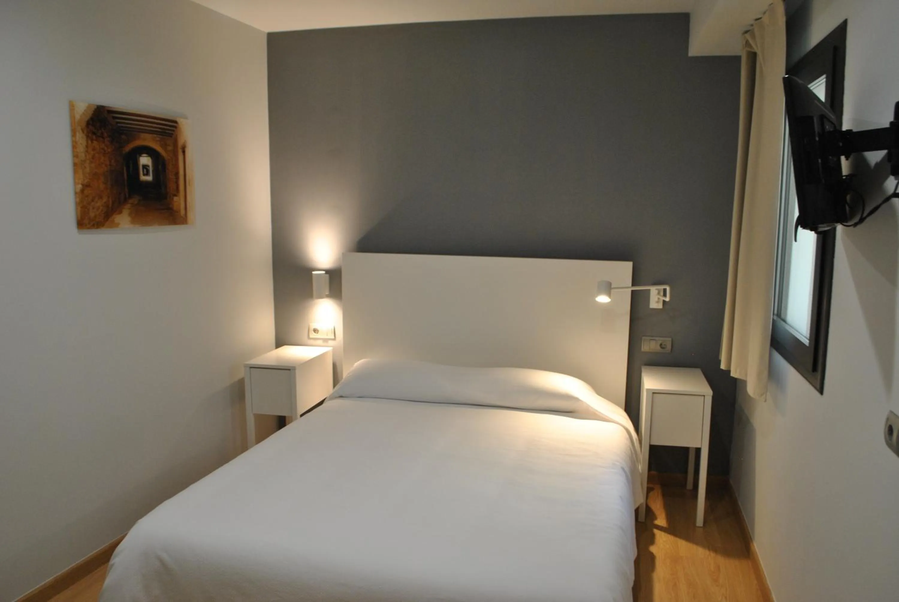 Bed in Hostal Universitat