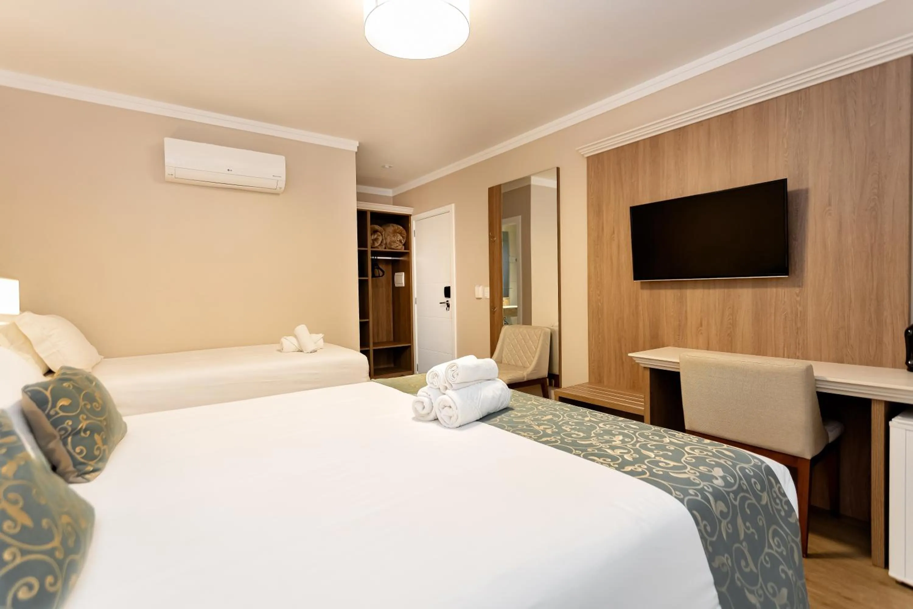 Bed in Hotel Jardins da Colina