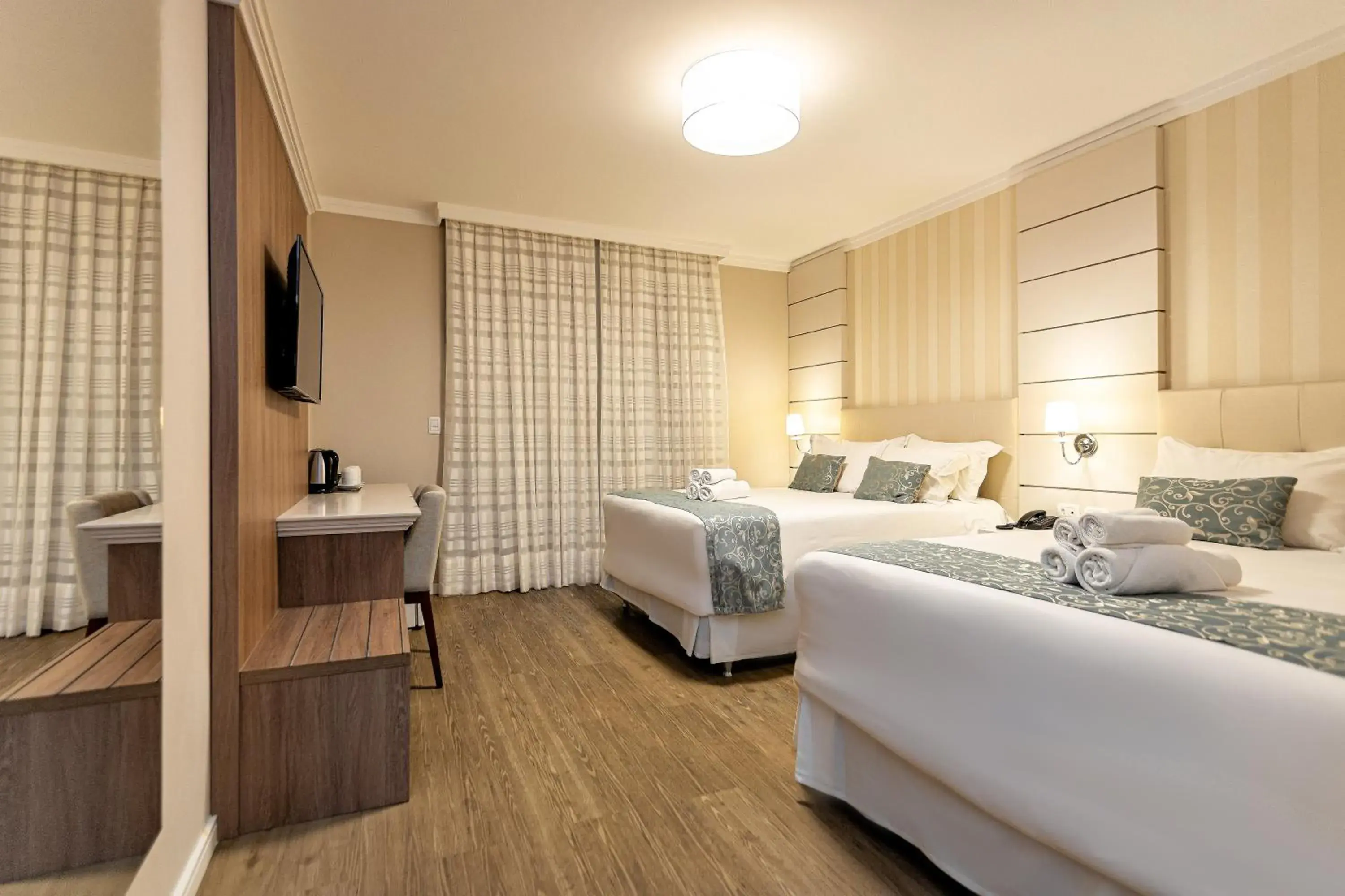 Deluxe Family Room in Hotel Jardins da Colina Deluxe Family Room in Hotel Jardins da Colina