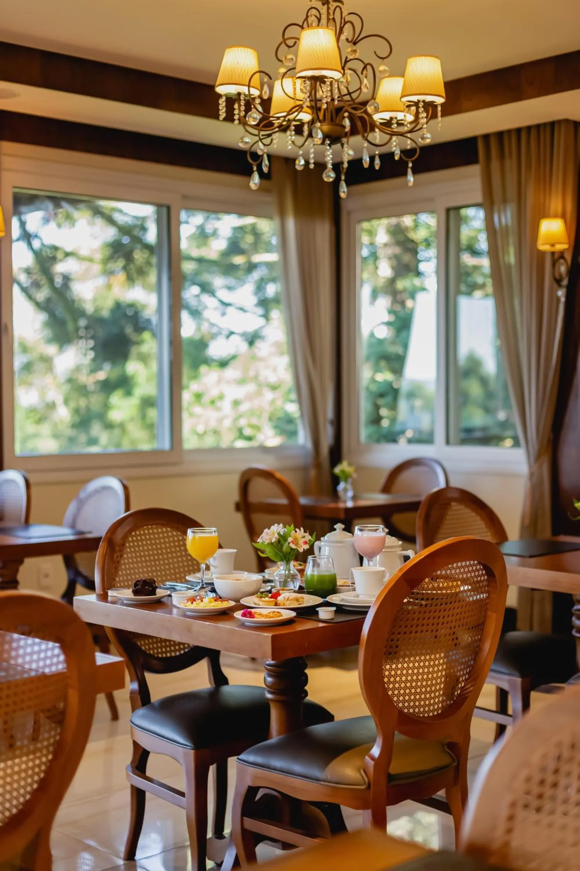 Breakfast in Hotel Jardins da Colina