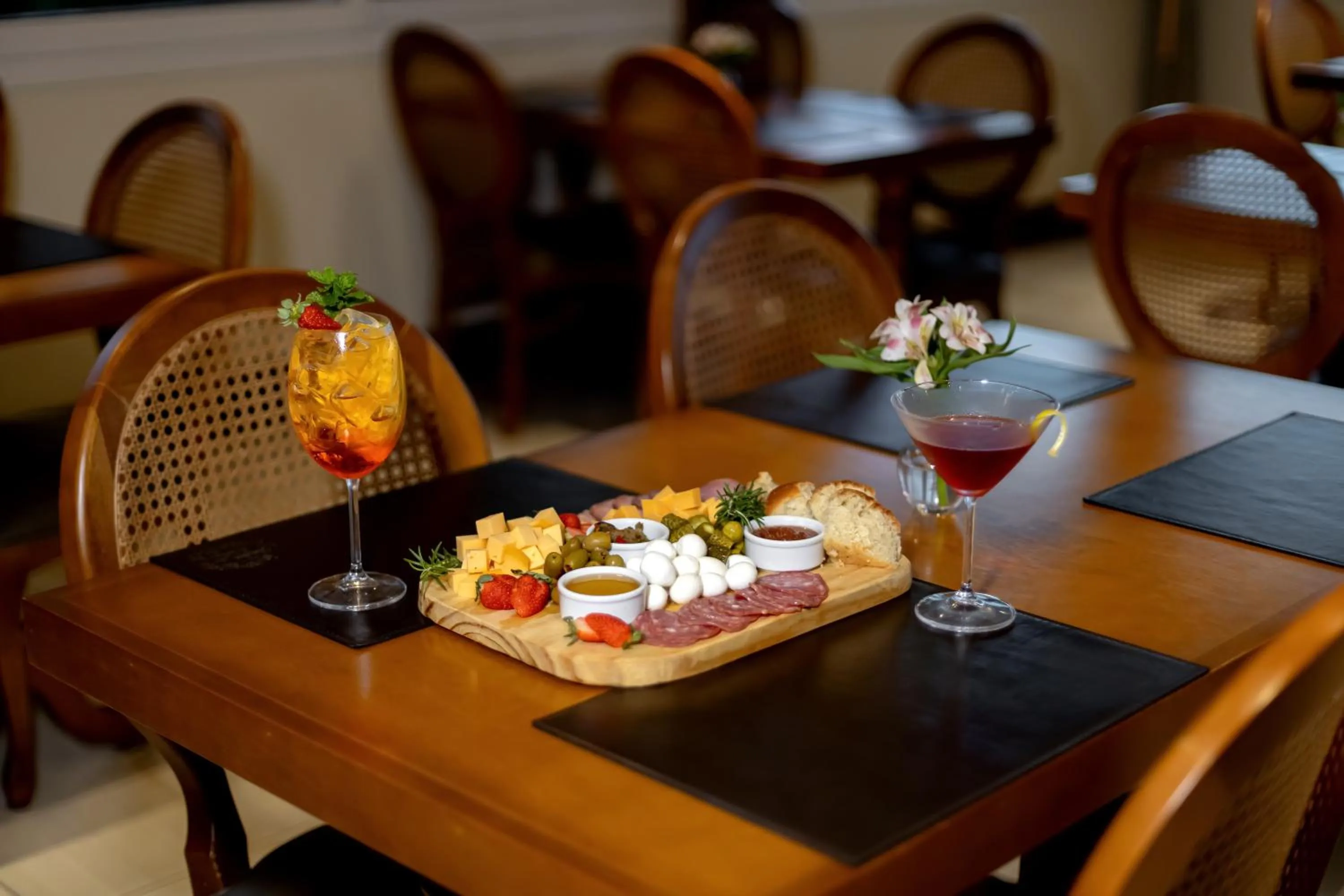 Restaurant/places to eat in Hotel Jardins da Colina