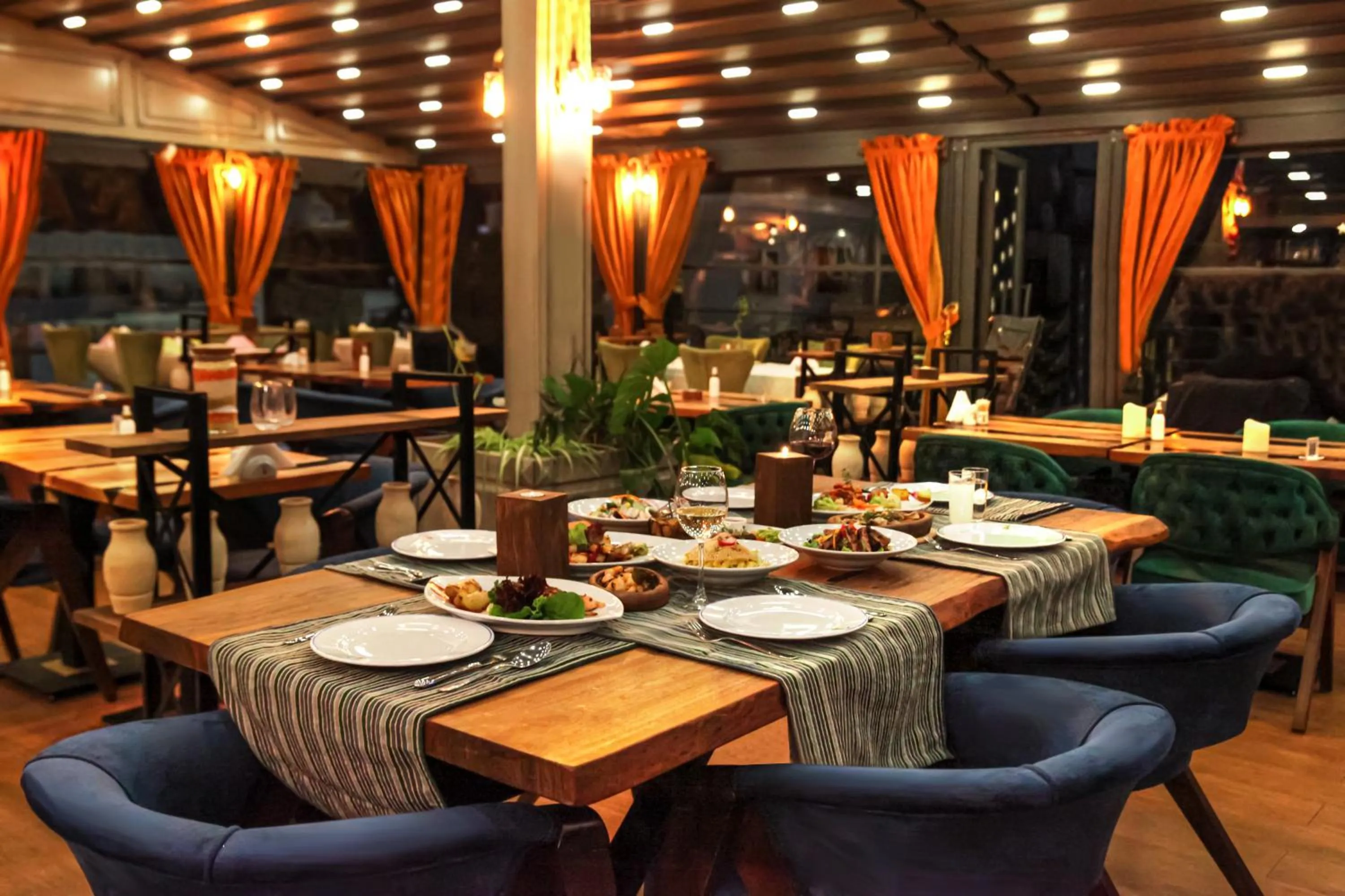 Restaurant/places to eat in Hotel Ephesus Istanbul