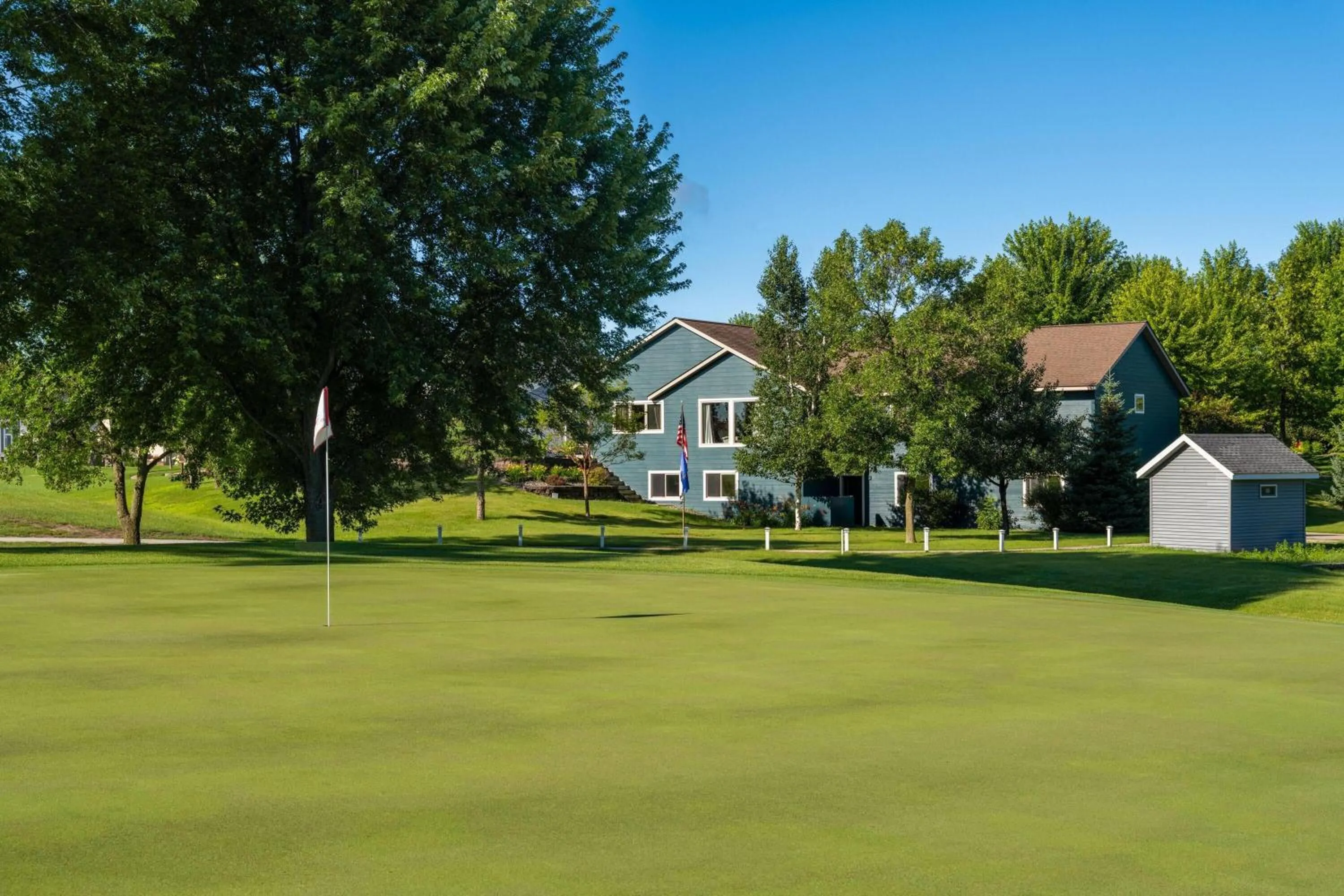 Golfcourse in Little Crow Resort & Conference, Trademark by Wyndham