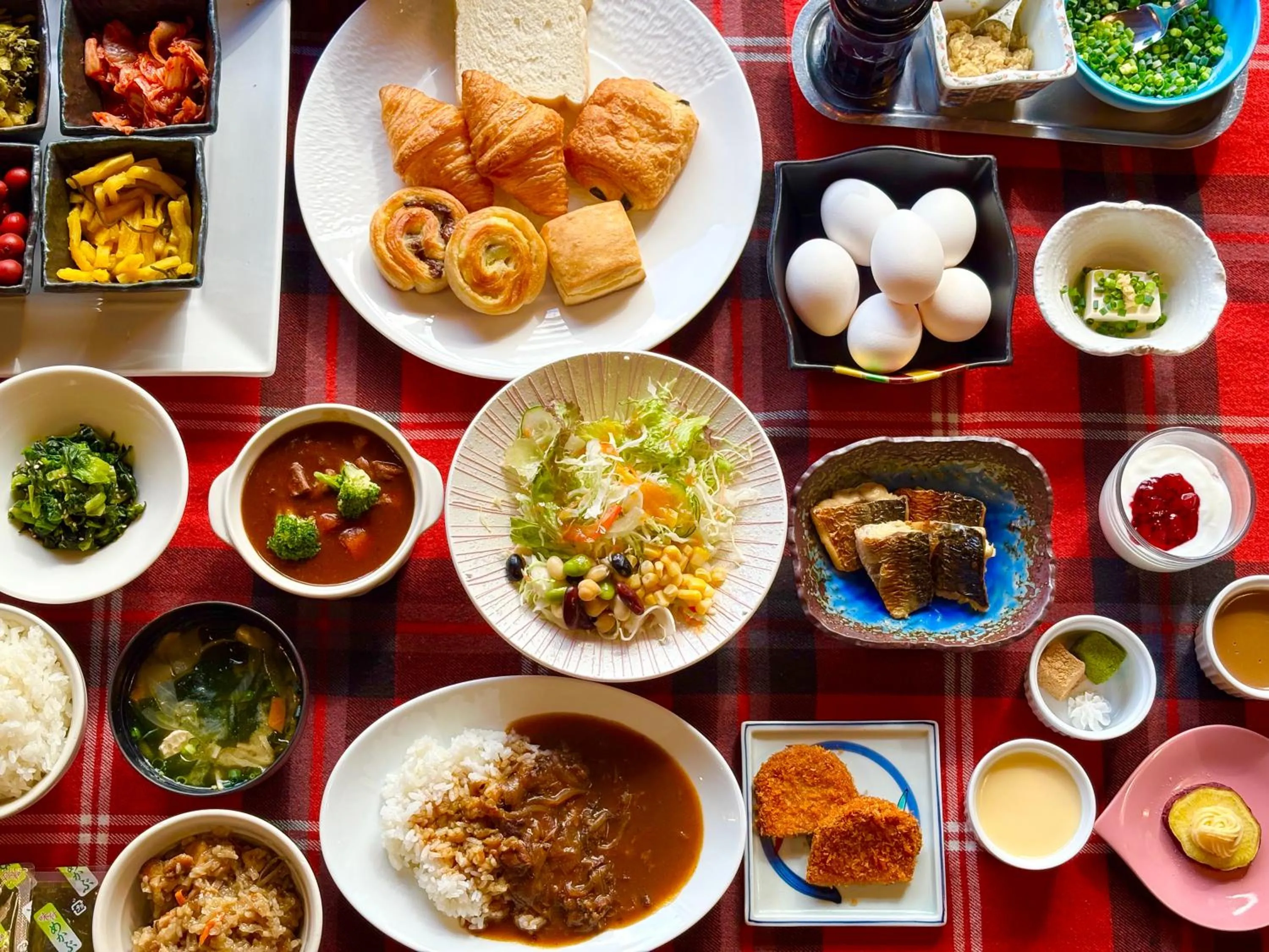 Buffet breakfast in Saga City Hotel