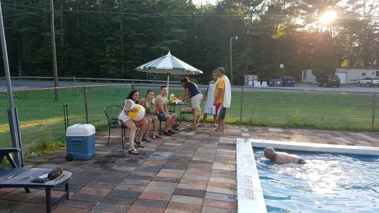 Swimming pool in Catskill Motor Court