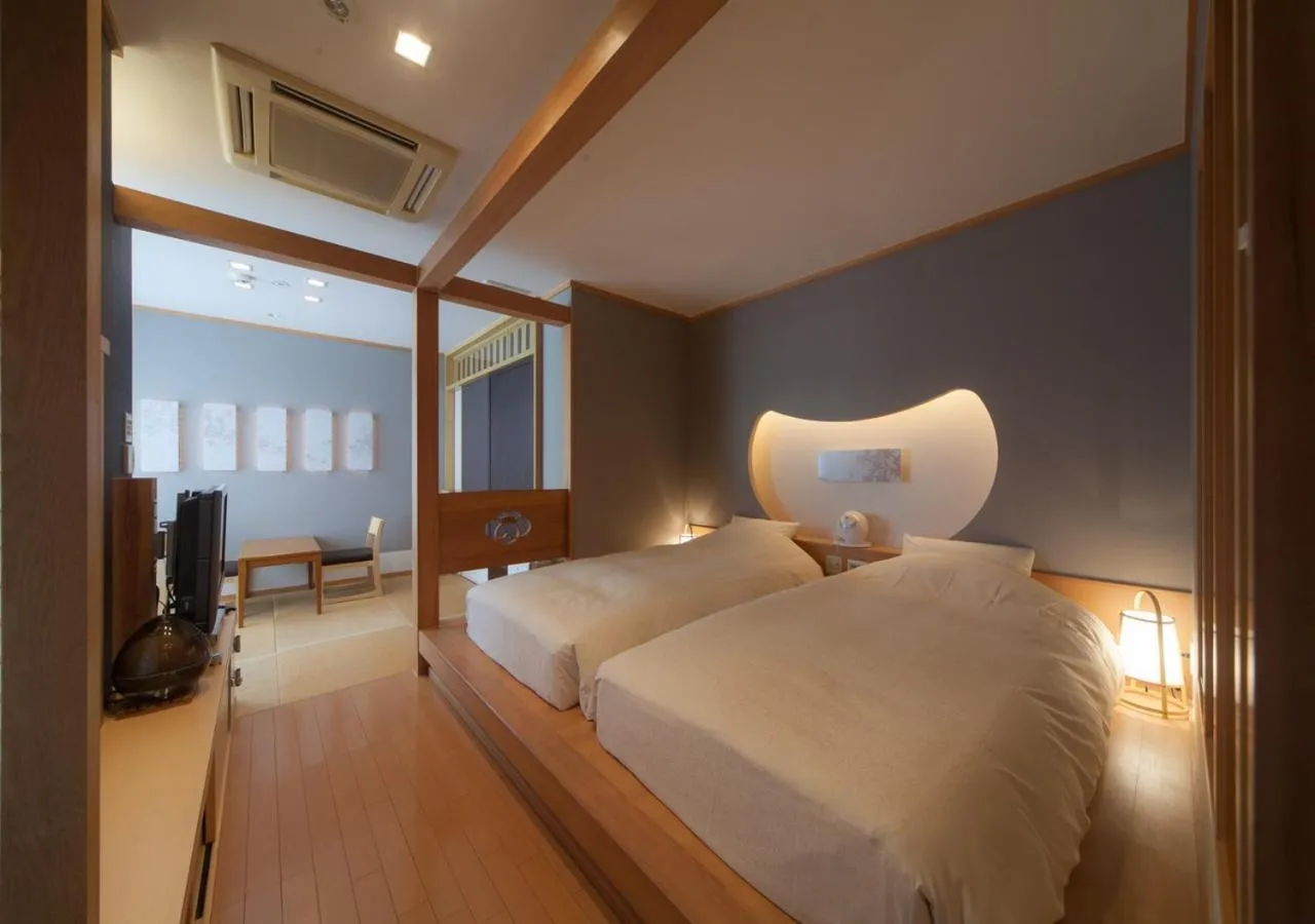 Photo of the whole room, Bed in CHAHARU Hanare Dogo Yumekura