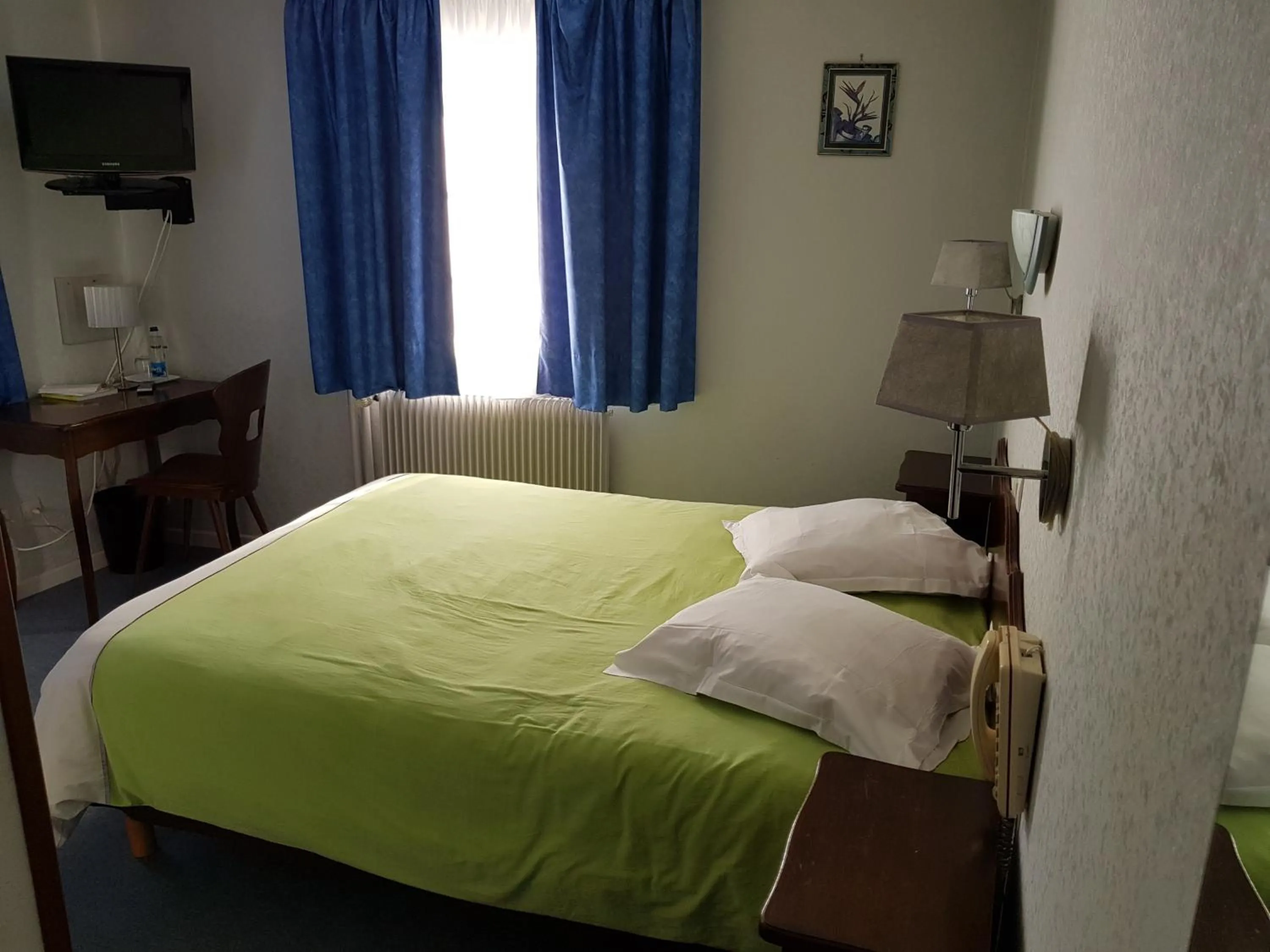 Photo of the whole room, Bed in La Bonne Franquette