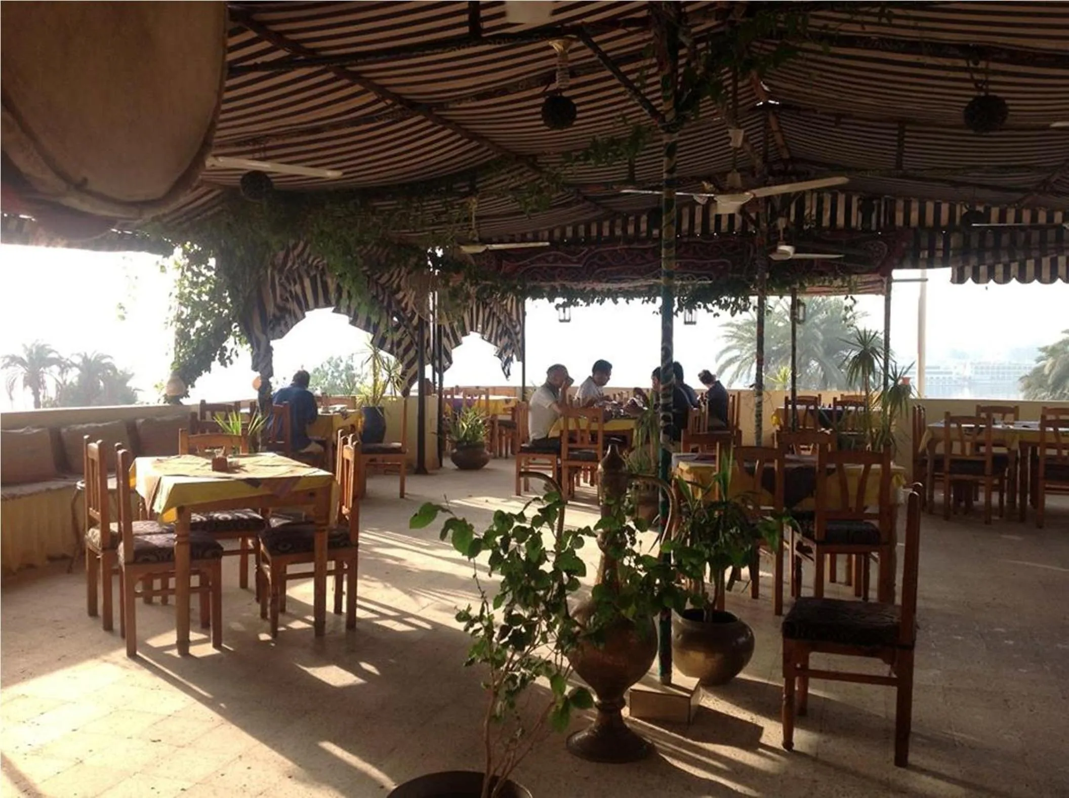 Restaurant/places to eat in Nile Valley Hotel