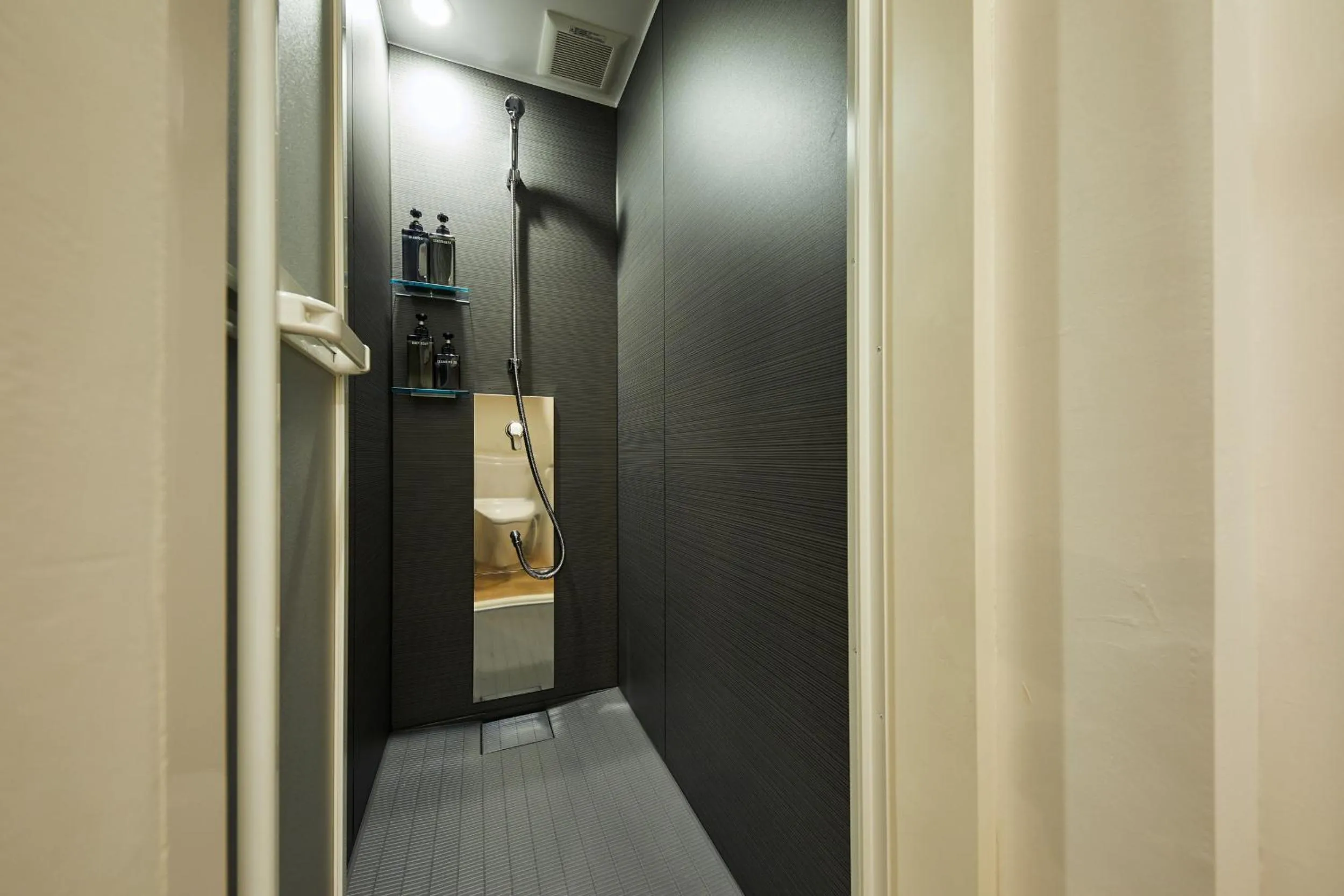 Shower in mizuka Imaizumi 2 - unmanned hotel -