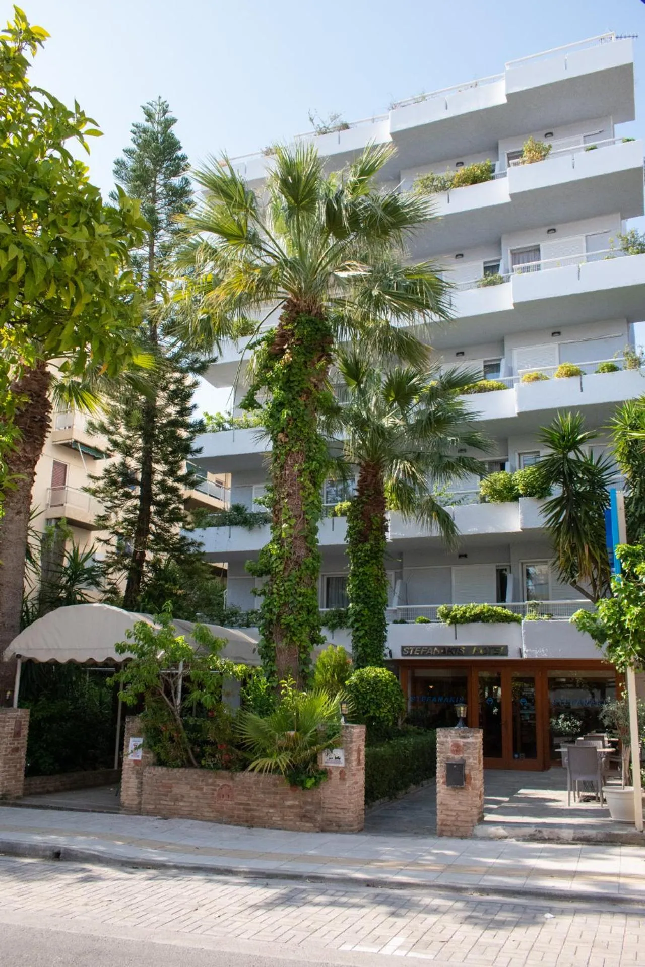 Property building in Stefanakis Hotel & Apartments