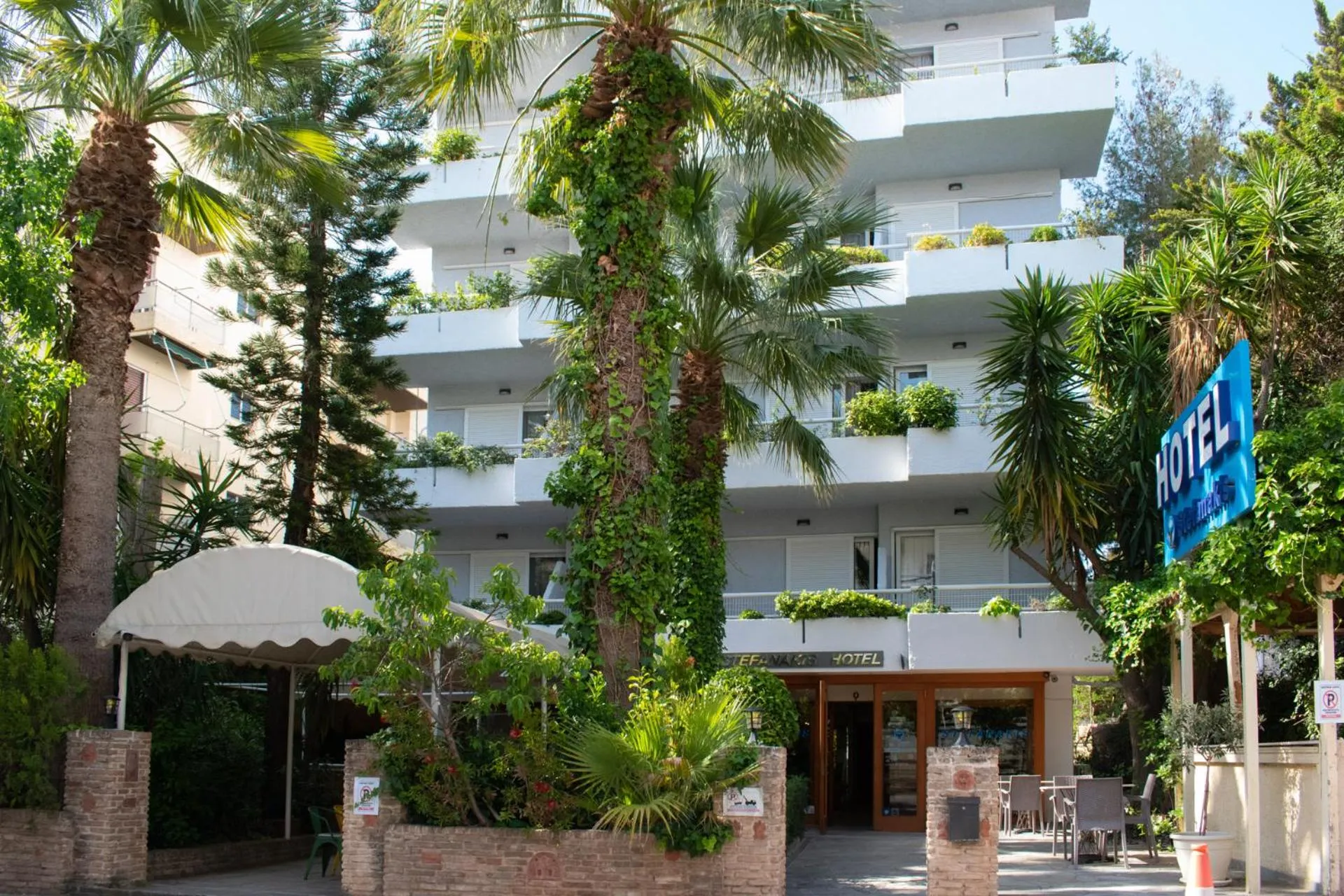 Property building in Stefanakis Hotel & Apartments