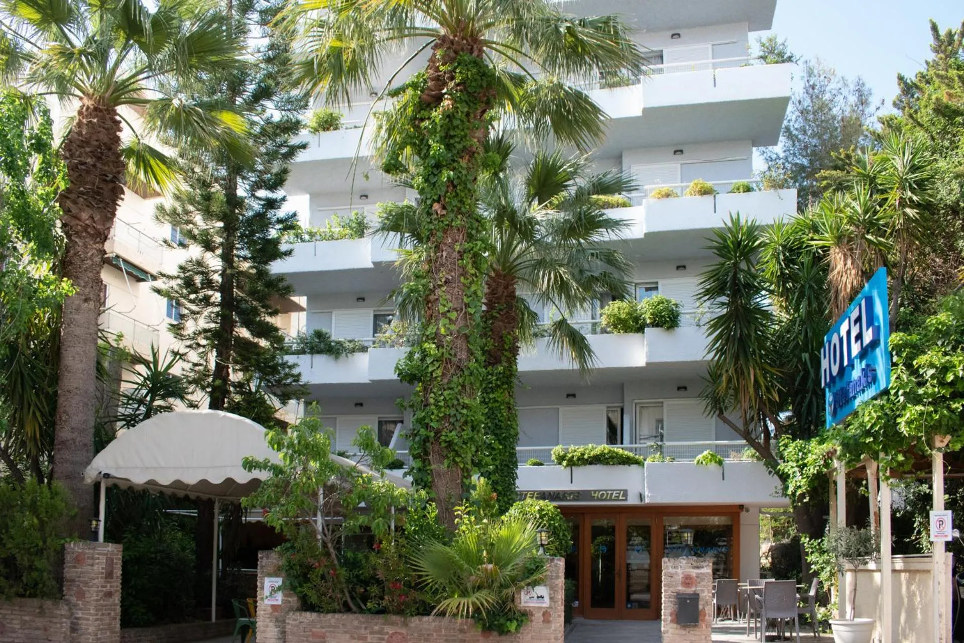 Property building in Stefanakis Hotel & Apartments