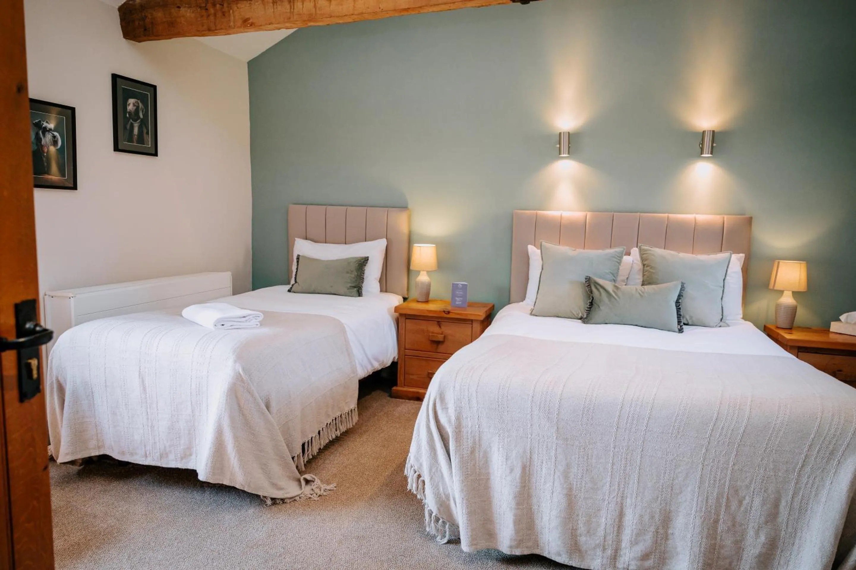Bedroom, Bed in The Granary at Fawsley