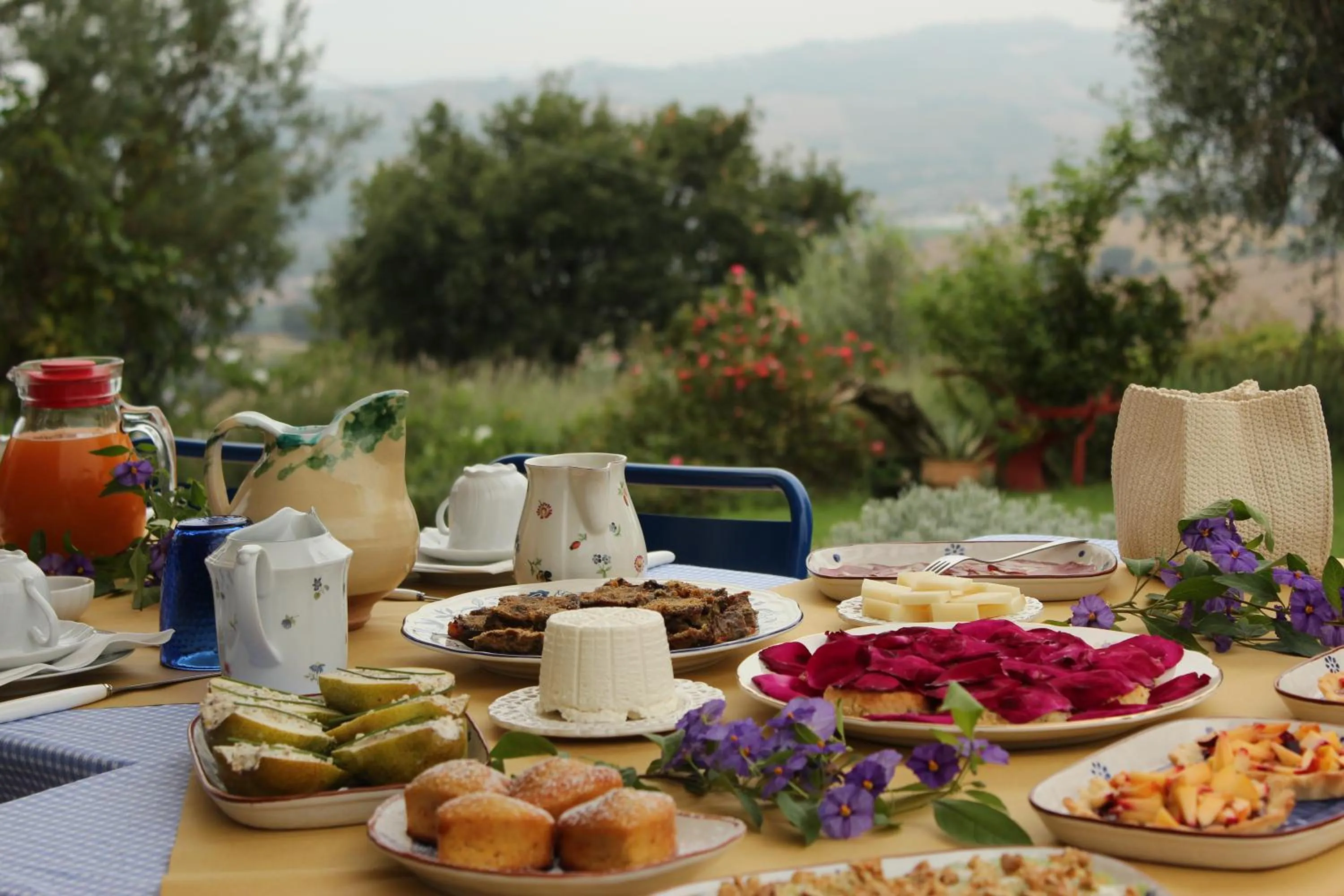 Breakfast in Villa La Nussa