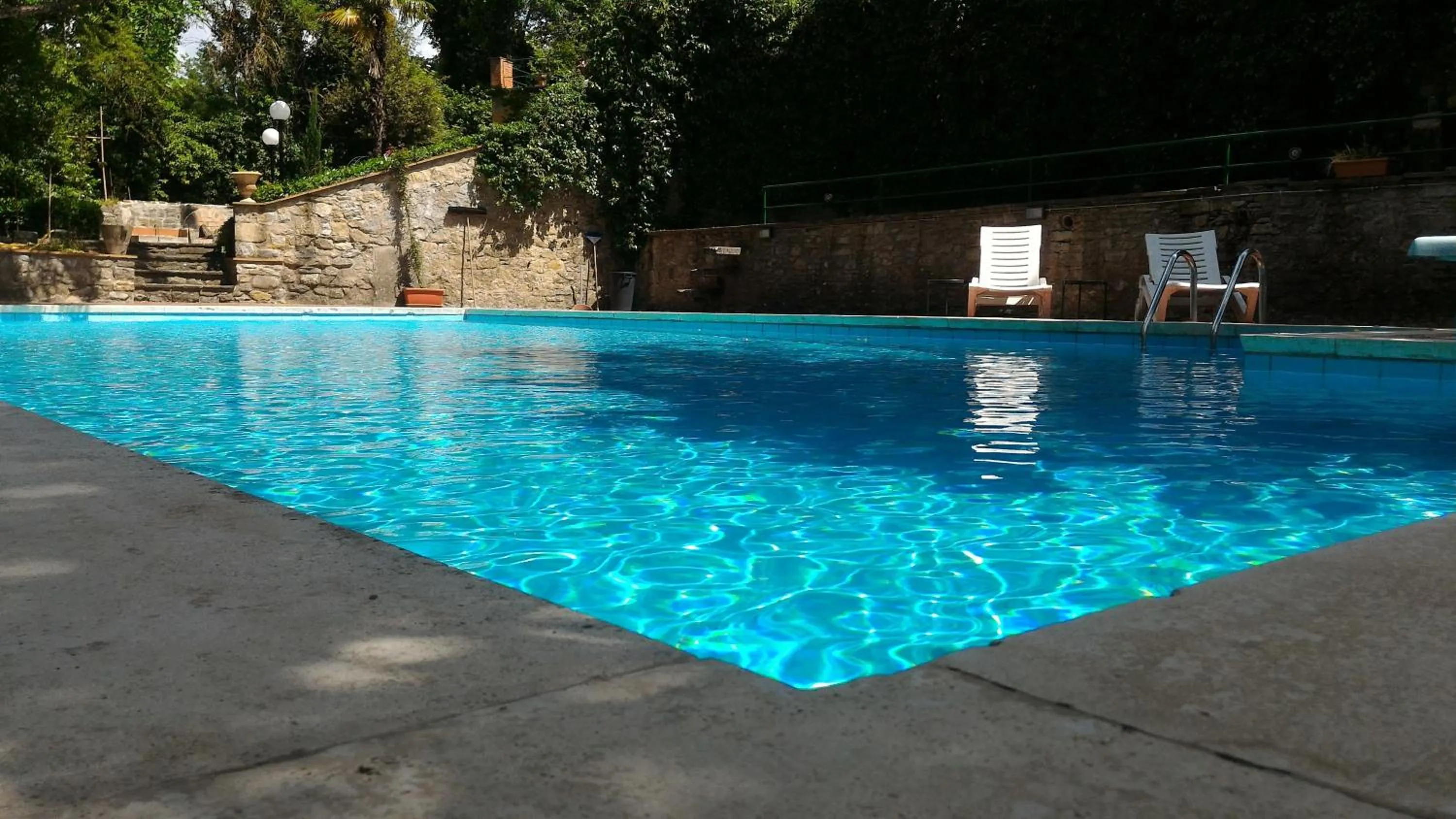 Pool view in Villa La Nussa