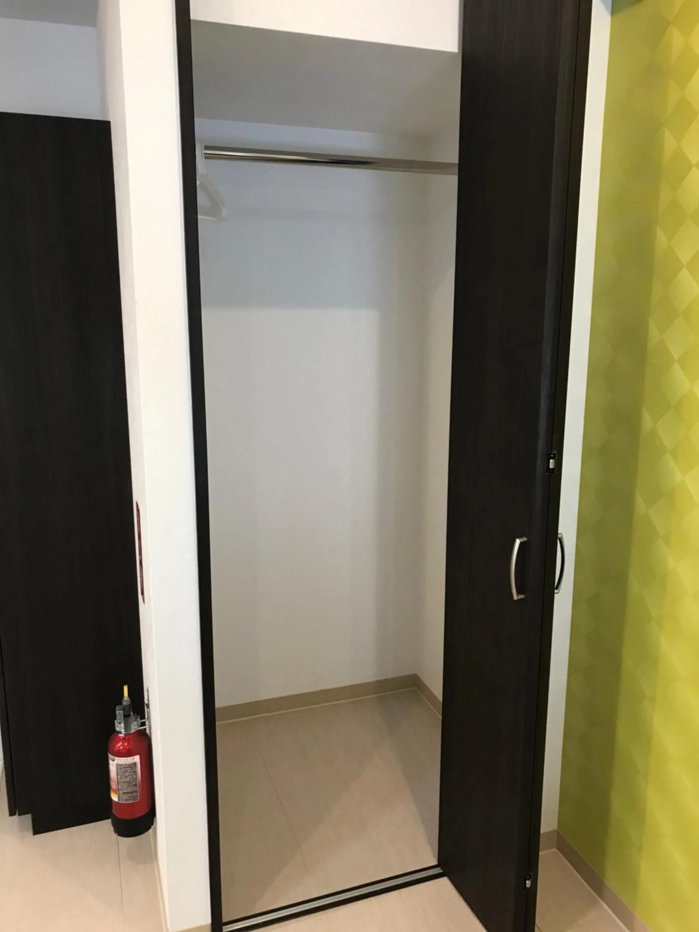 wardrobe in BiBi Hotel FUTENMA