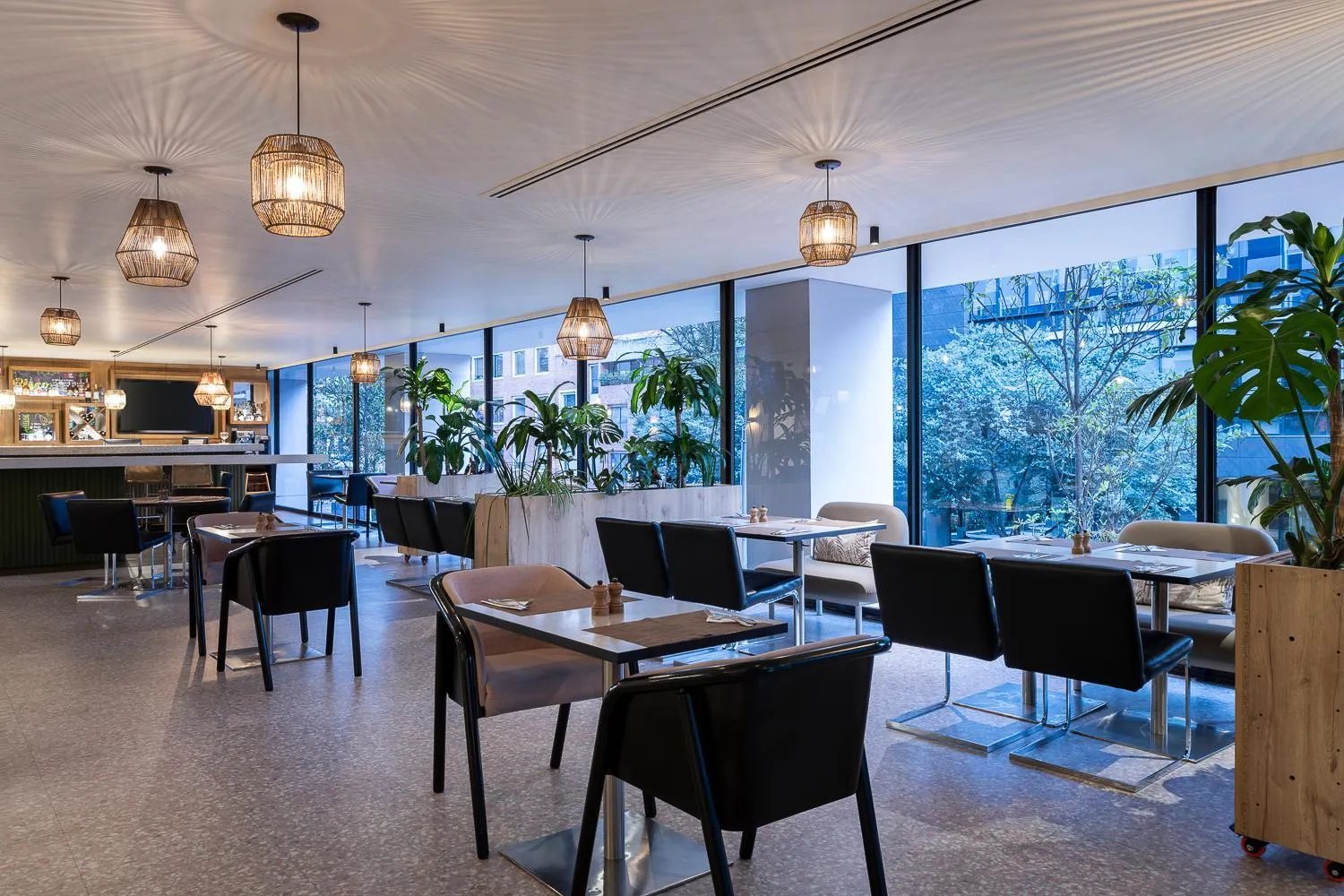 Restaurant/places to eat in Novotel Bogota Parque 93